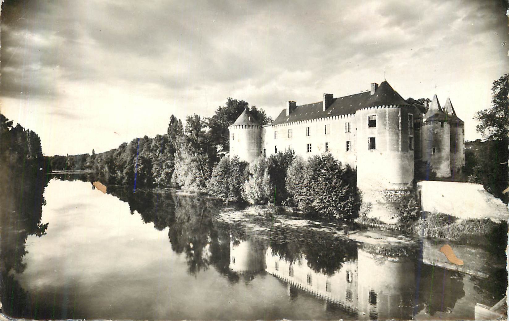 CPM La Guerche Le Chateau sur les bords de la Creuse 