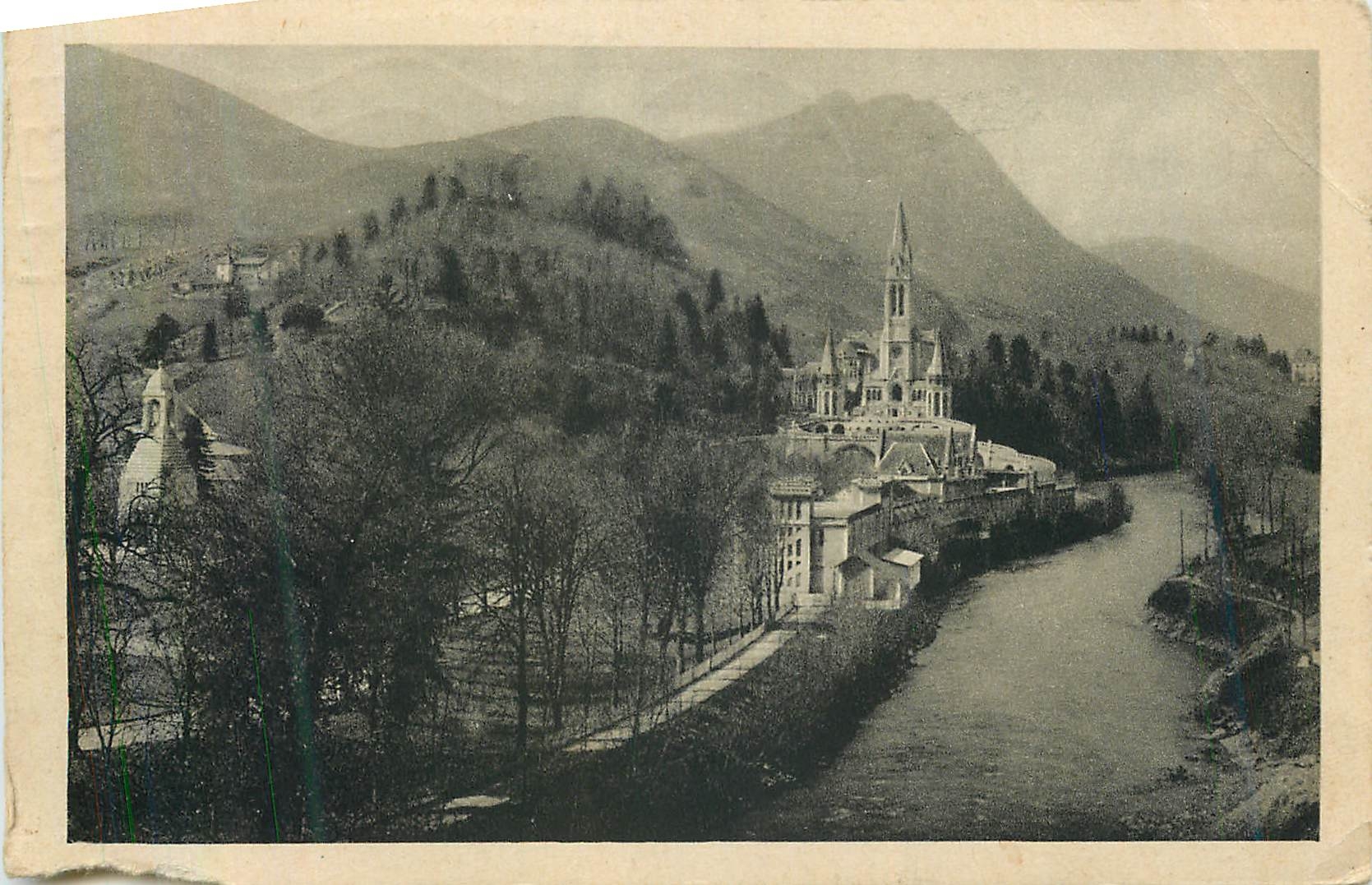 CPA Lourdes La Basilique et le Monument interallie 