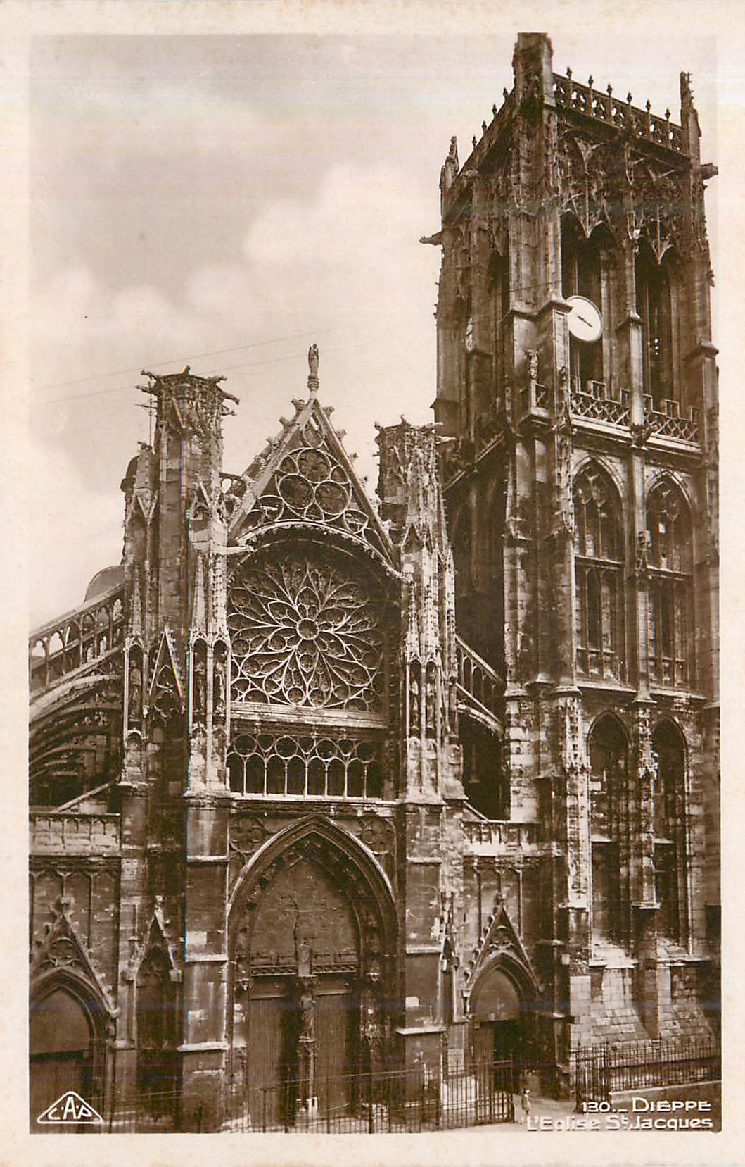 CPA Dieppe L Eglise St Jacques 