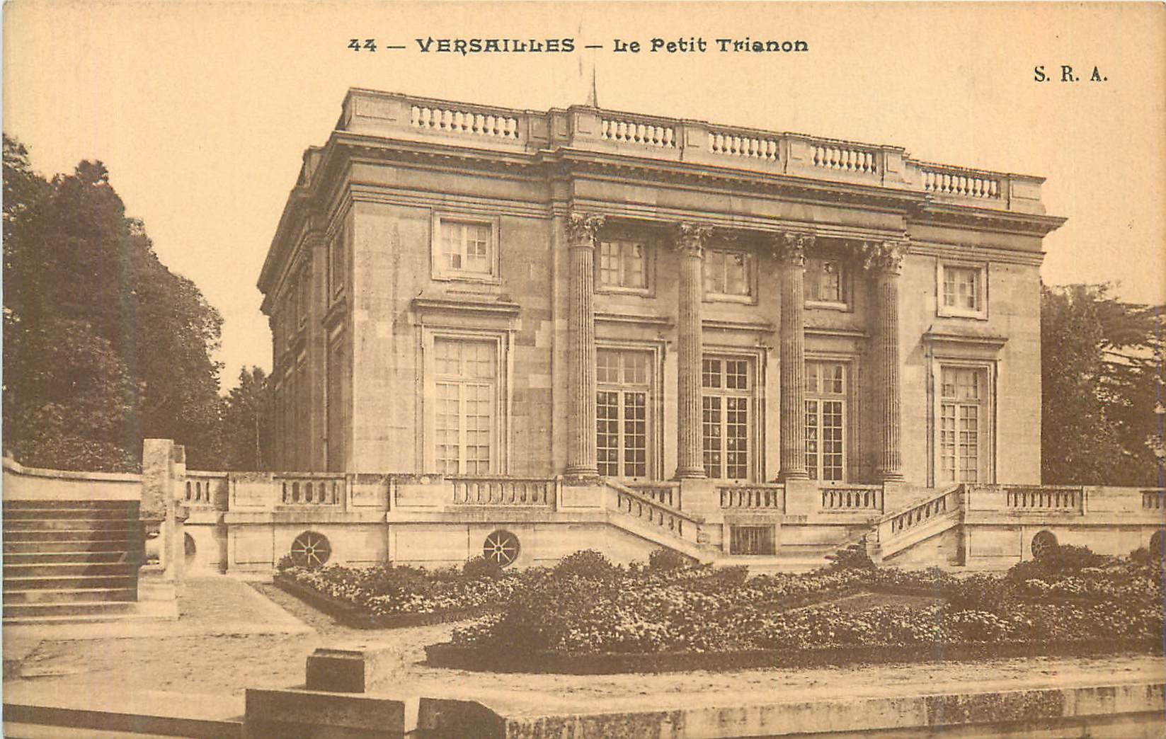 CPA Versailles Le Petit Trianon 