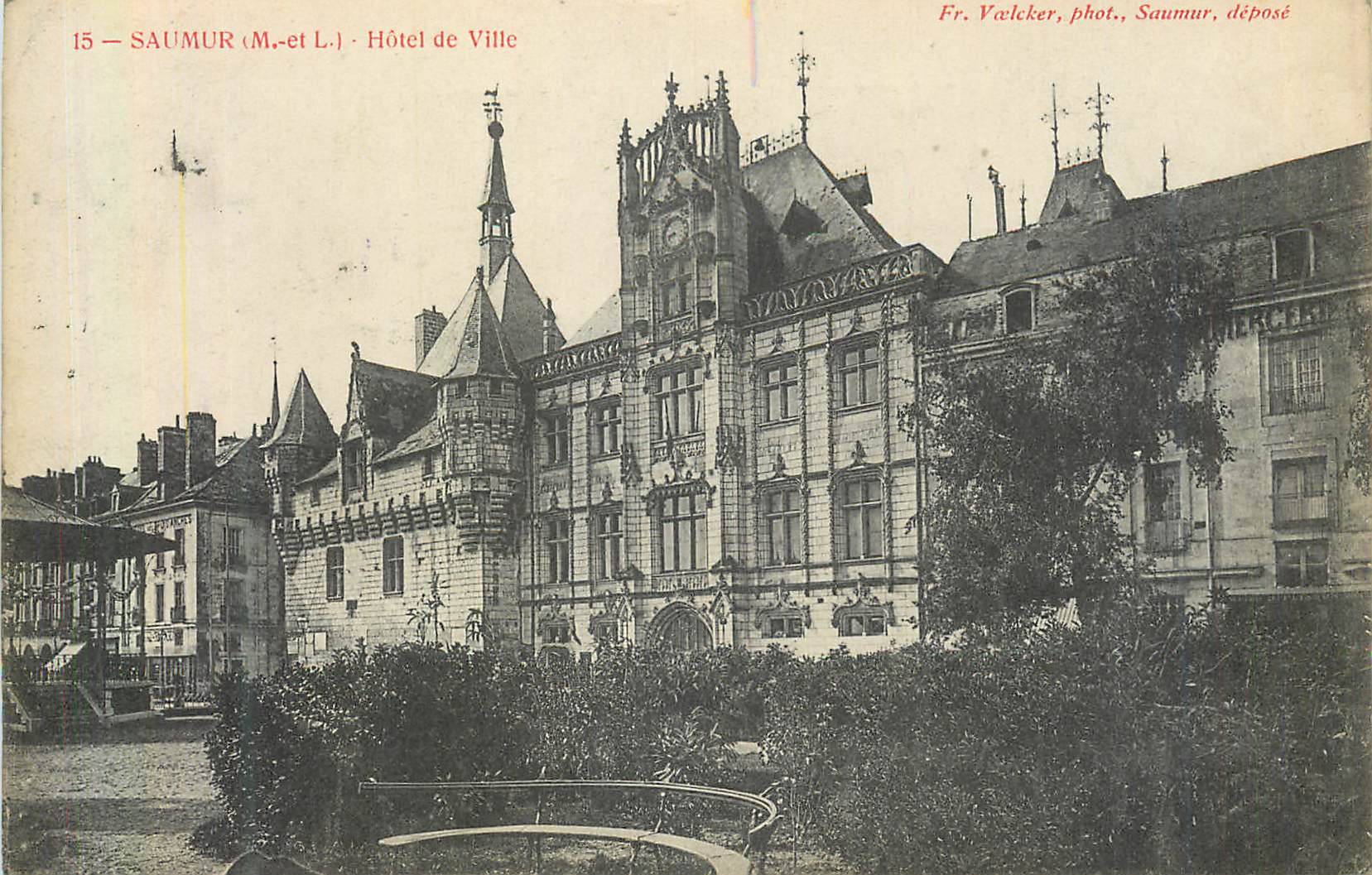 CPA Saumur M et L Hotel de Ville 