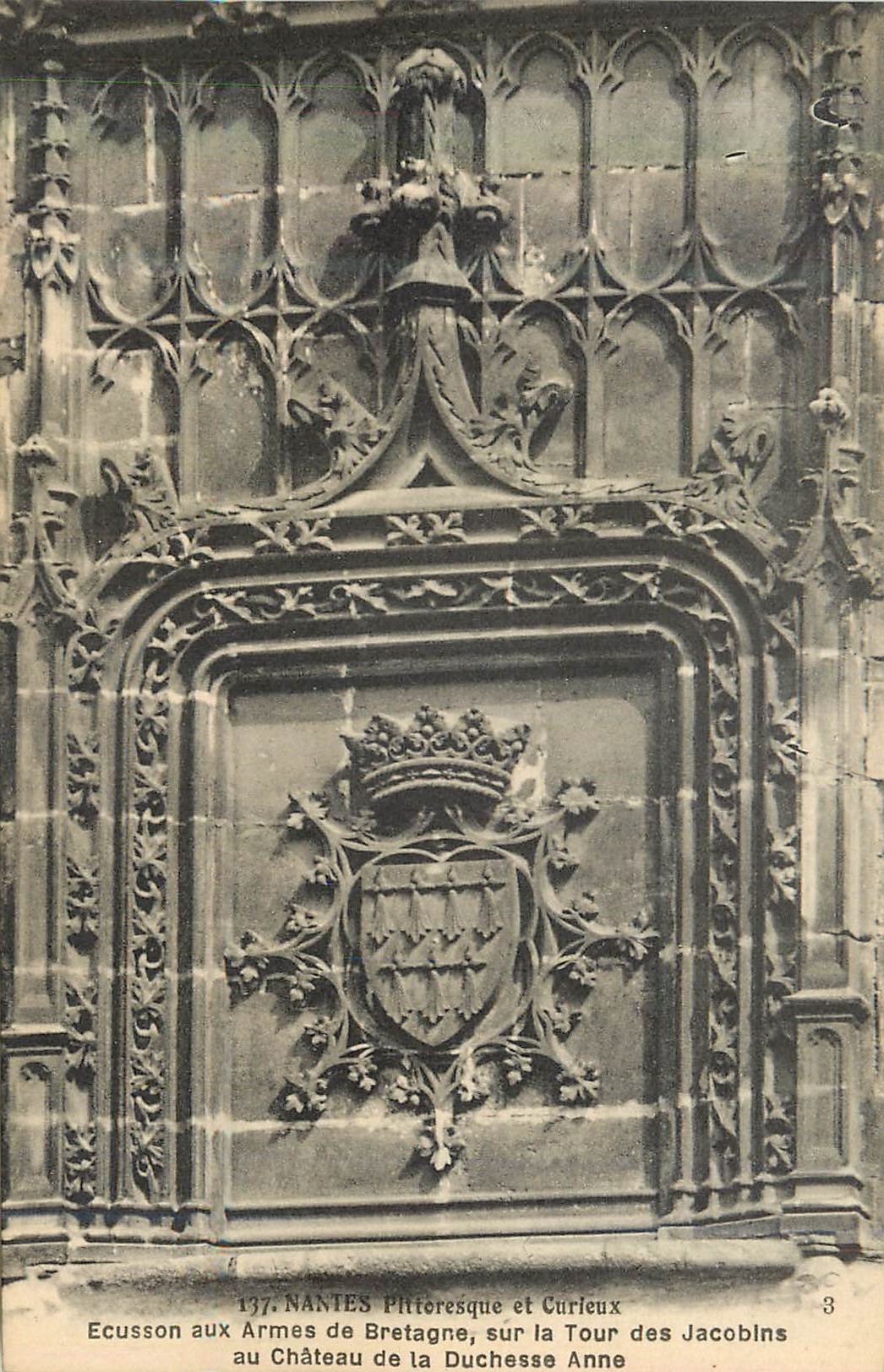 CPA Nantes Ecusson aux Armes de Bretagne 