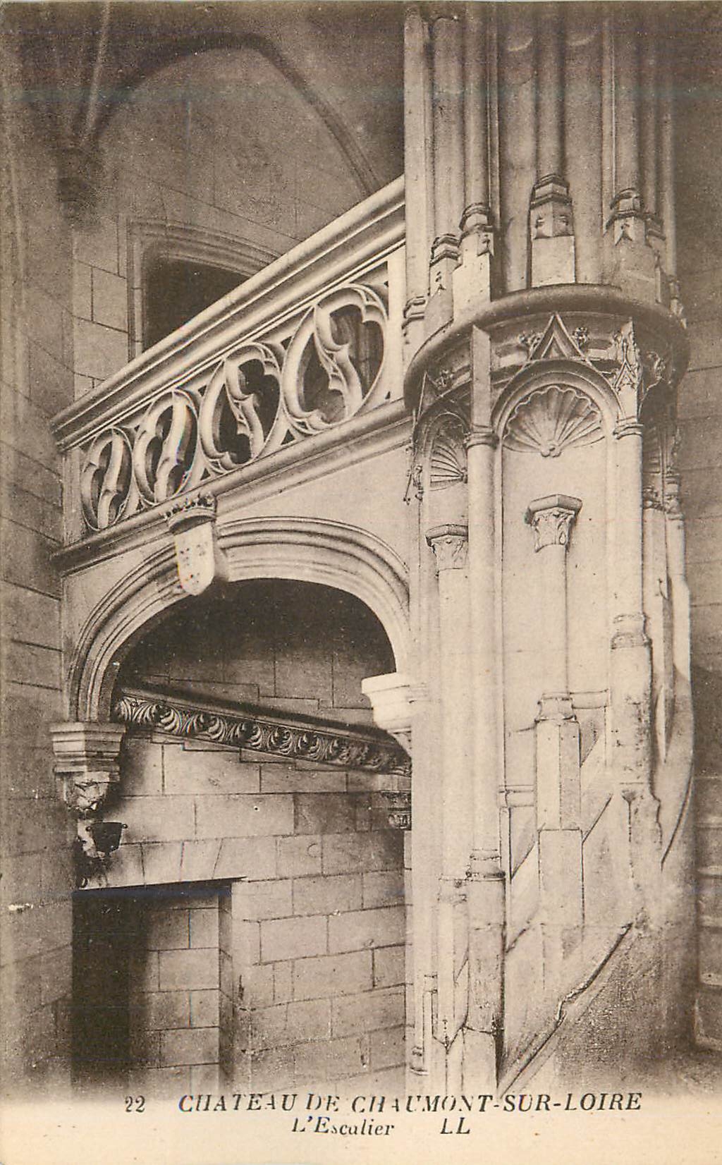 CPA Chateau de Chaumont sur Loire L Escalier 