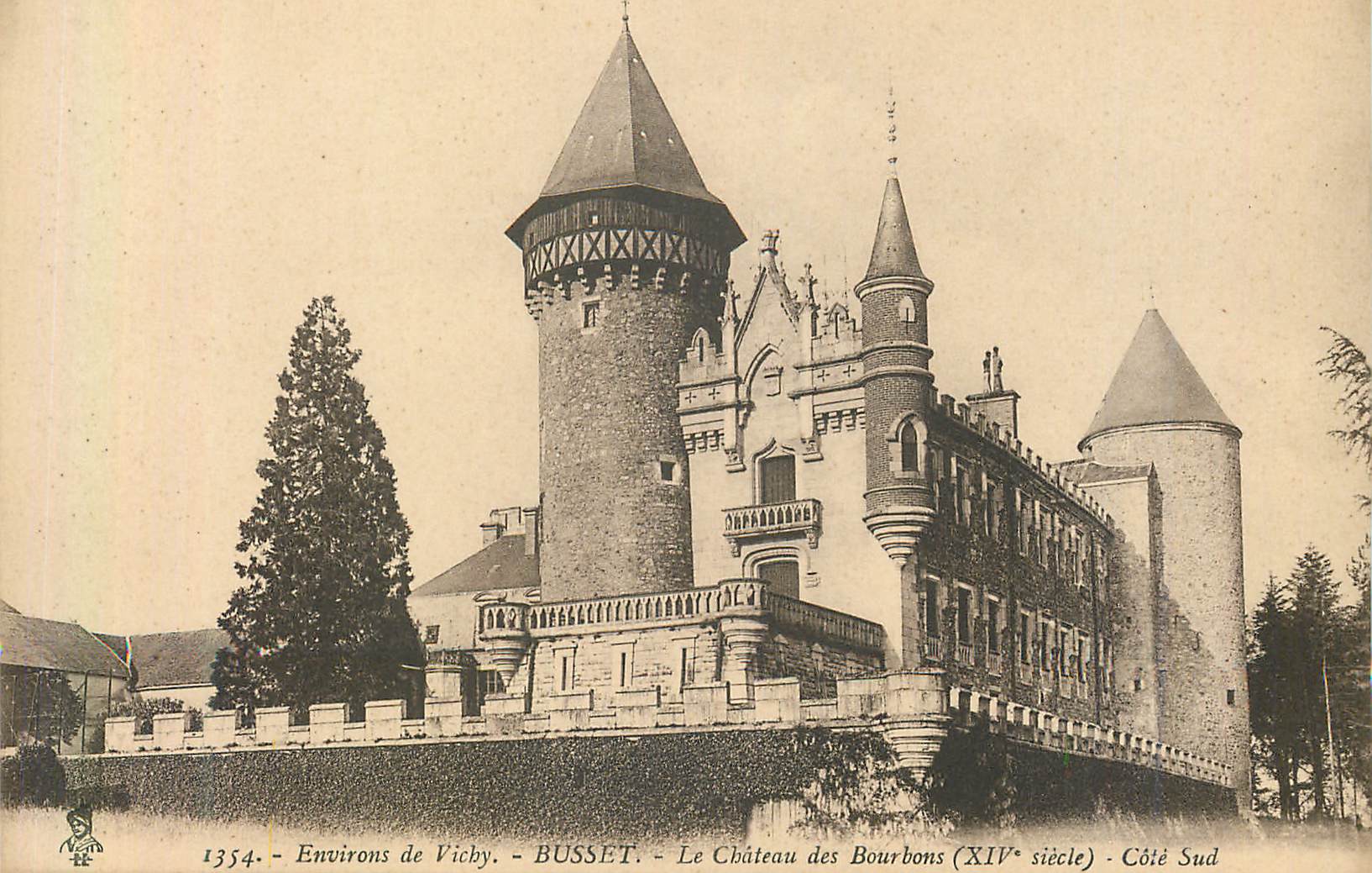 CPA Environs de Vichy Busset Le Chateau des Bourbons Cote Sud 