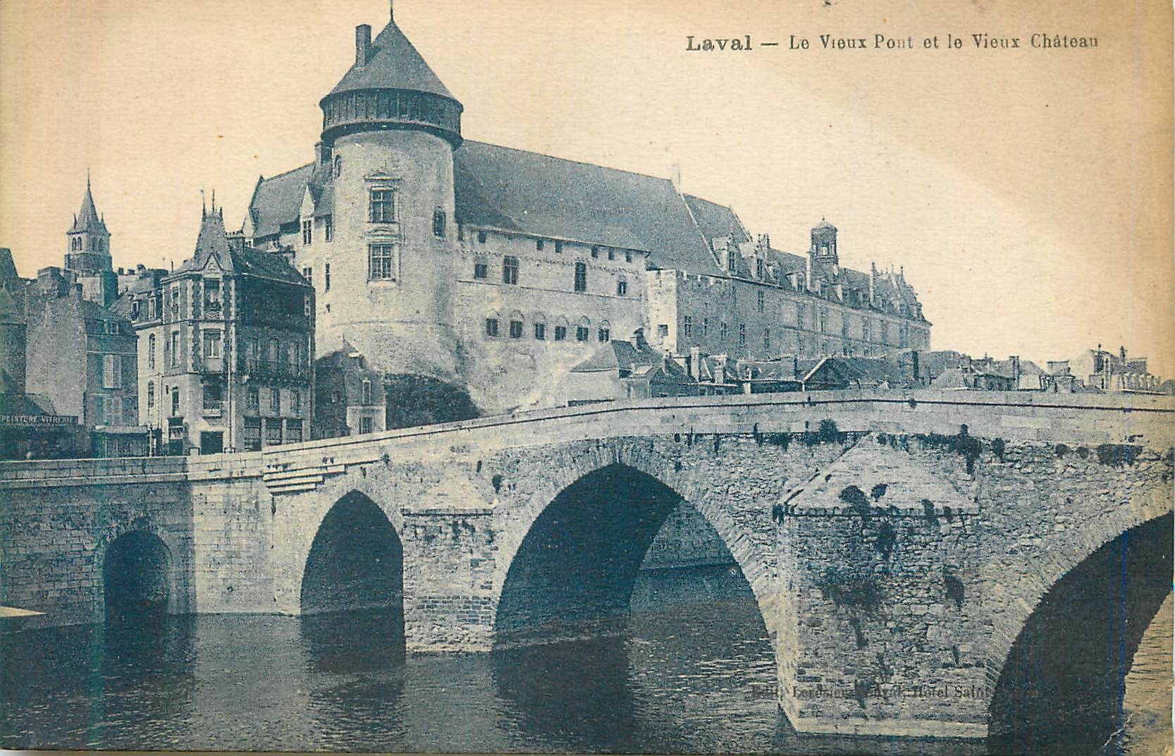 CPA Laval Le Vieux Pont et le Vieux Chateau 