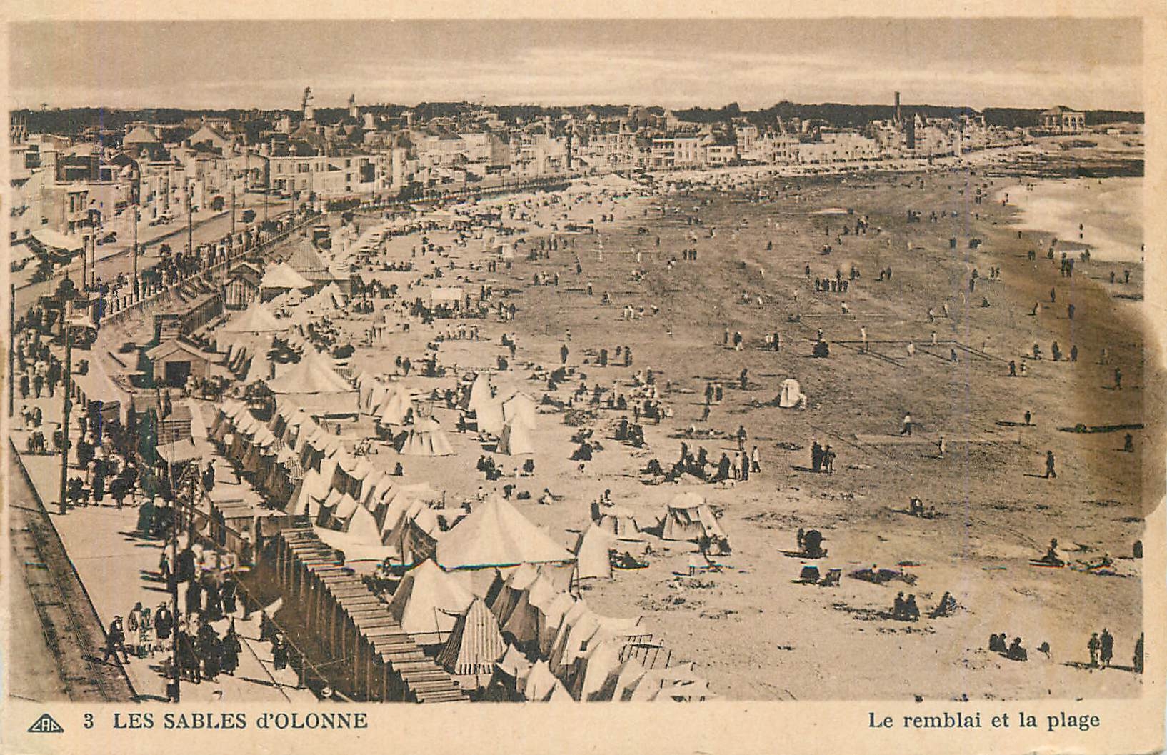 Les Sables d'Olonne — Le remblai et la plage — Éditeur : Arts Photomécaniques, Strasbourg