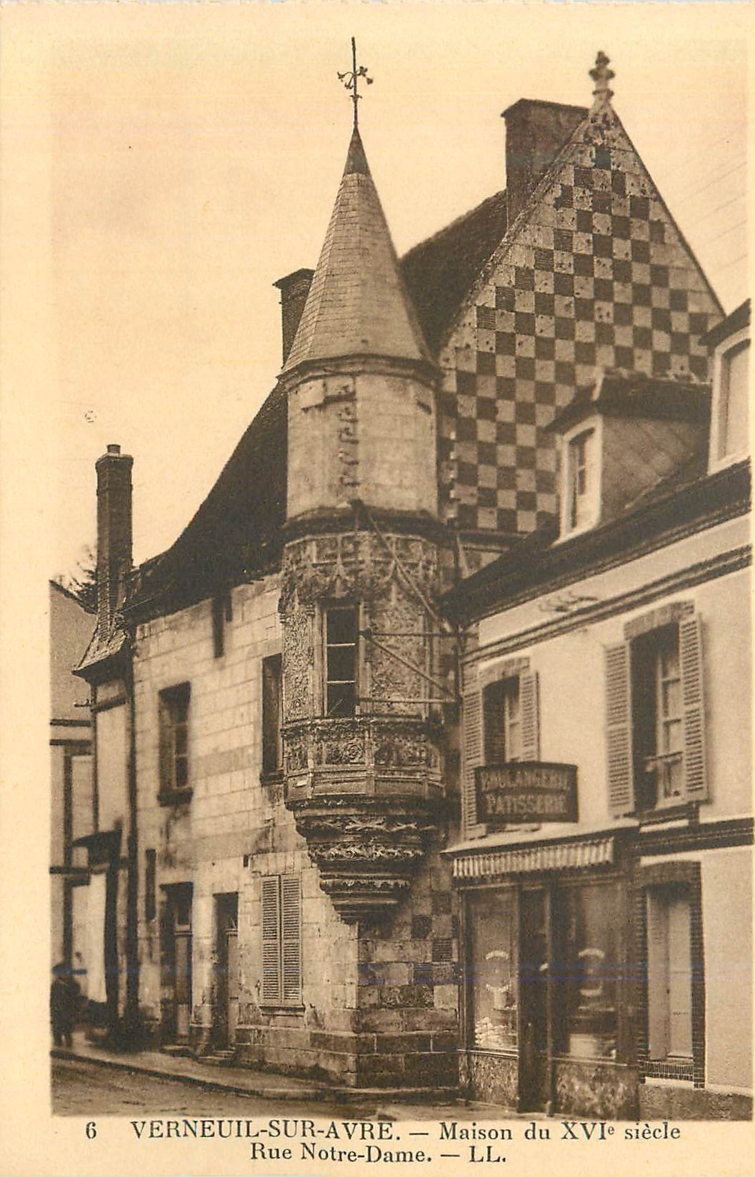 Verneuil-sur-Avre — Maison du XVIe siècle — LL.