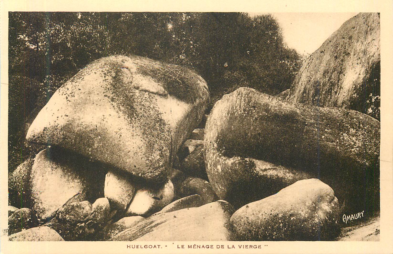 CPA Huelgoat Le Menage de la Vierge 