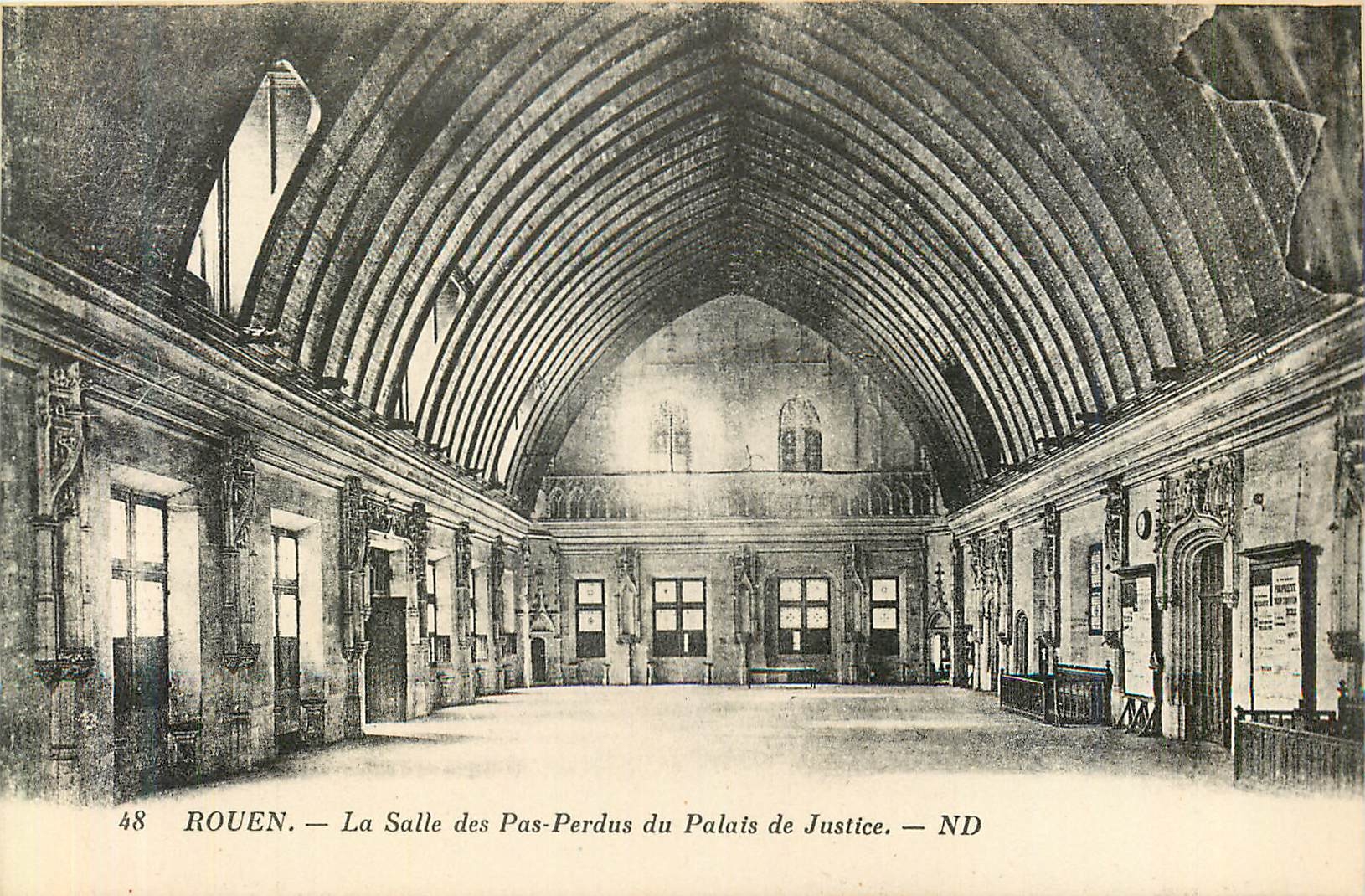 CPA Rouen La Salle des Pas Perdus du Palais de Justice 