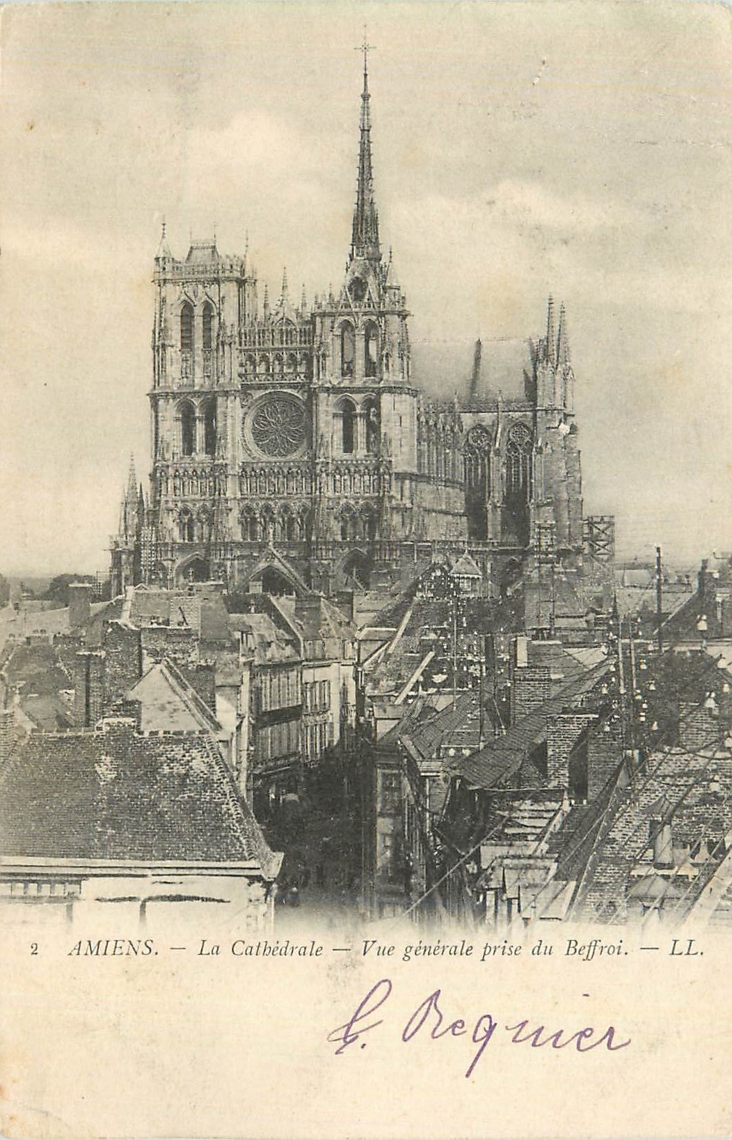 CPA Amiens La Cathedrale Vue generale prise du Beffroi 