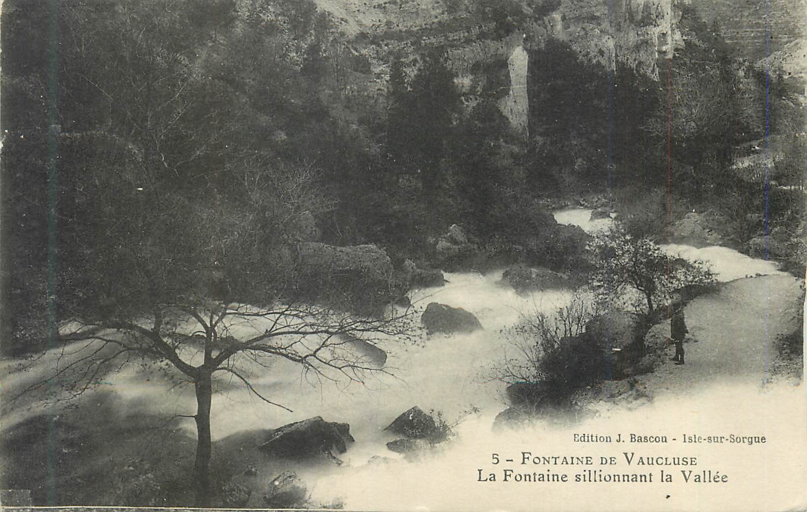 CPA Fontaine de Vaucluse La Fontaine sillionnant la Vallee 