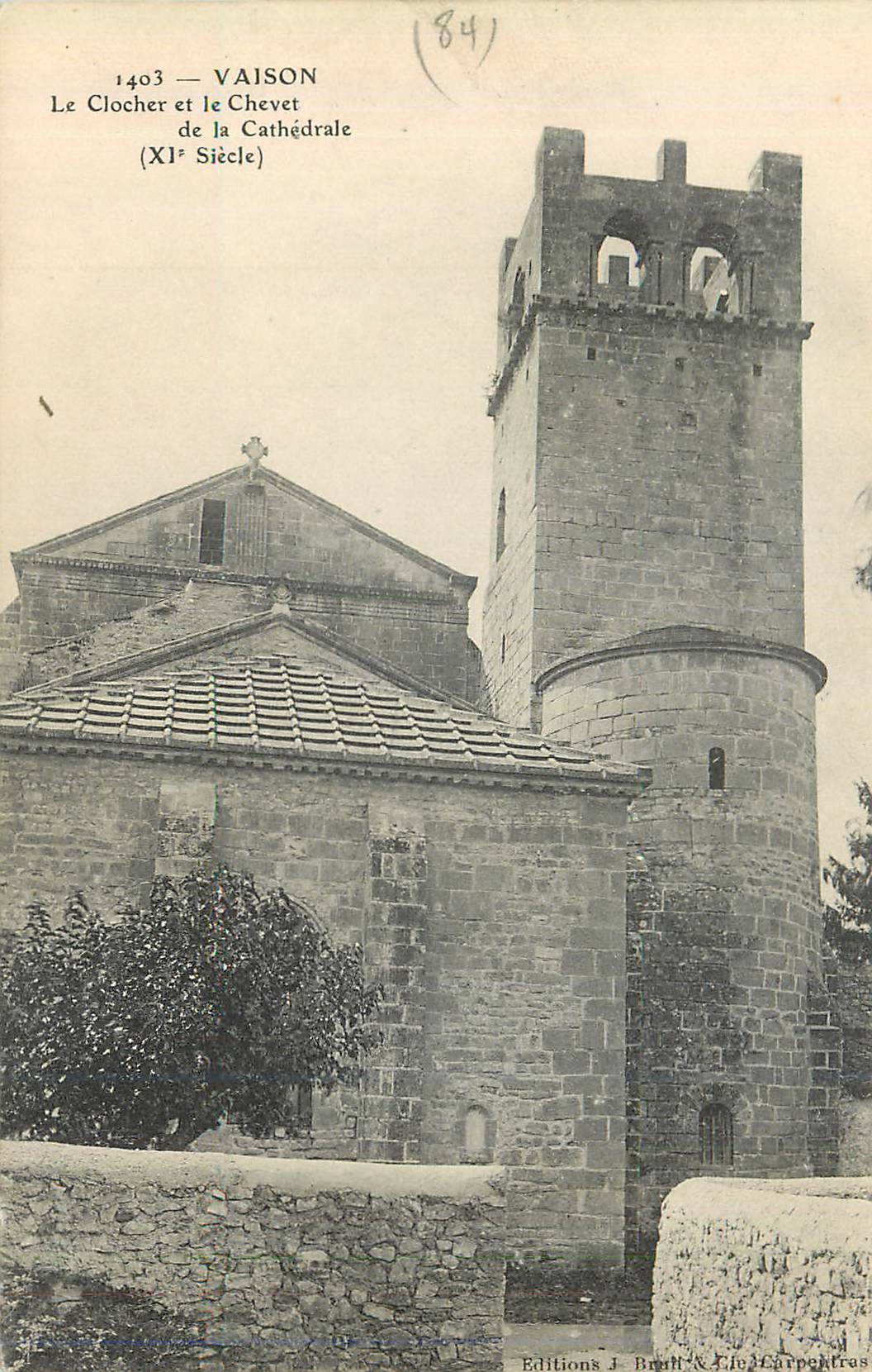 CPA Vaison Le clocher et le Chevet de la Cathedrale 