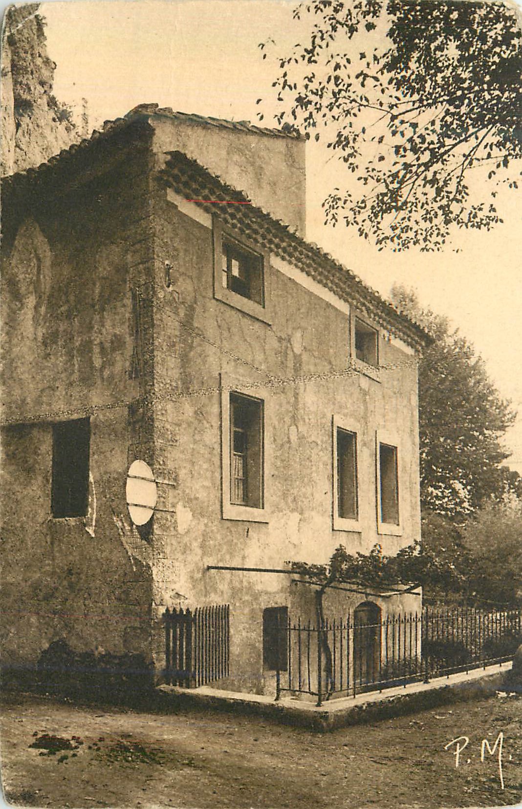 CPA Fontaine de Vaucluse Musee de Petrarque 
