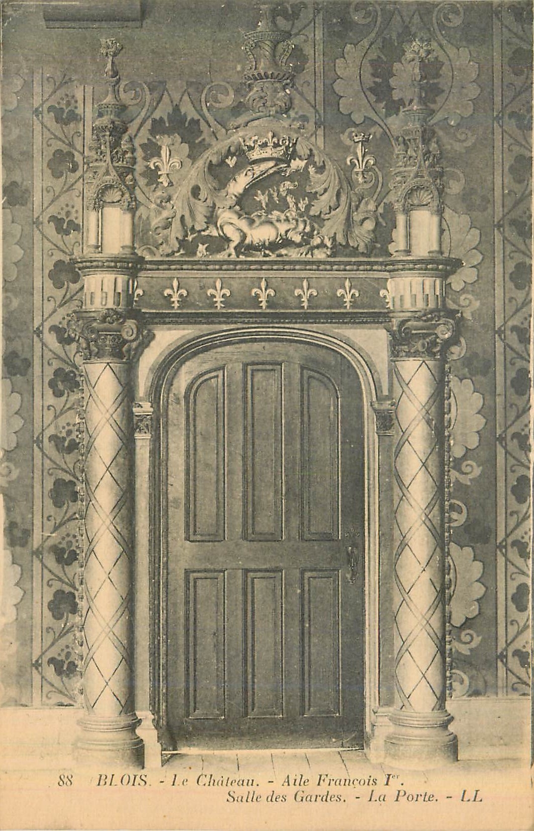CPA Blois Le Chateau Aile Francois 1er Salle des Gardes La Porte 