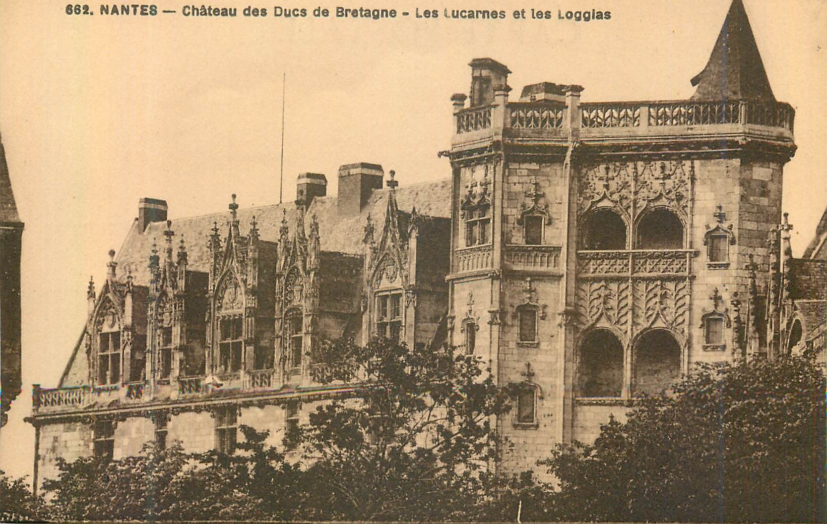 CPA Nantes Chateau des Ducs de Bretagne Les Lucarnes et les Loggias 
