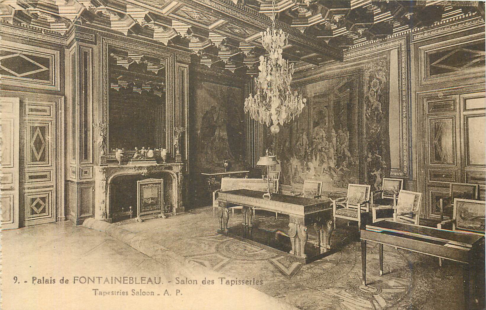 Palais de FONTAINEBLEAU - Salon des Tapisseries — A. P.