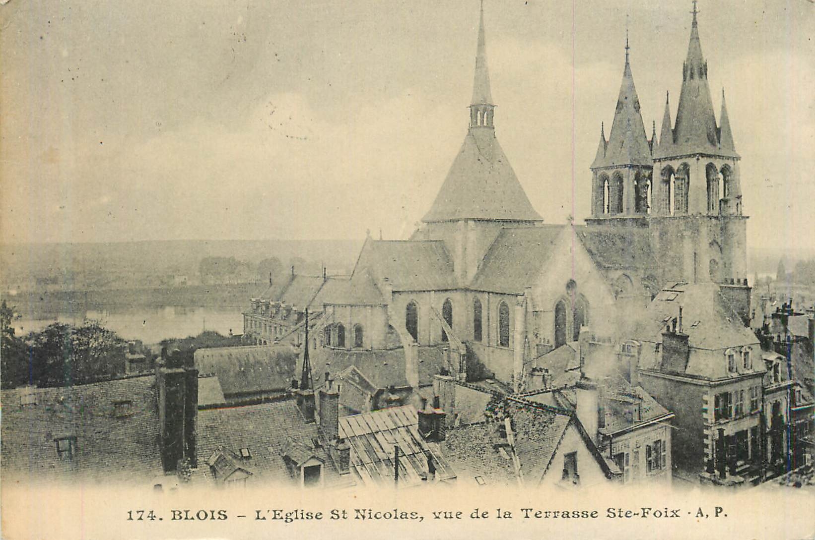 CPA Blois L Eglise St Nicolas vue de la Terrasse Ste Foix 