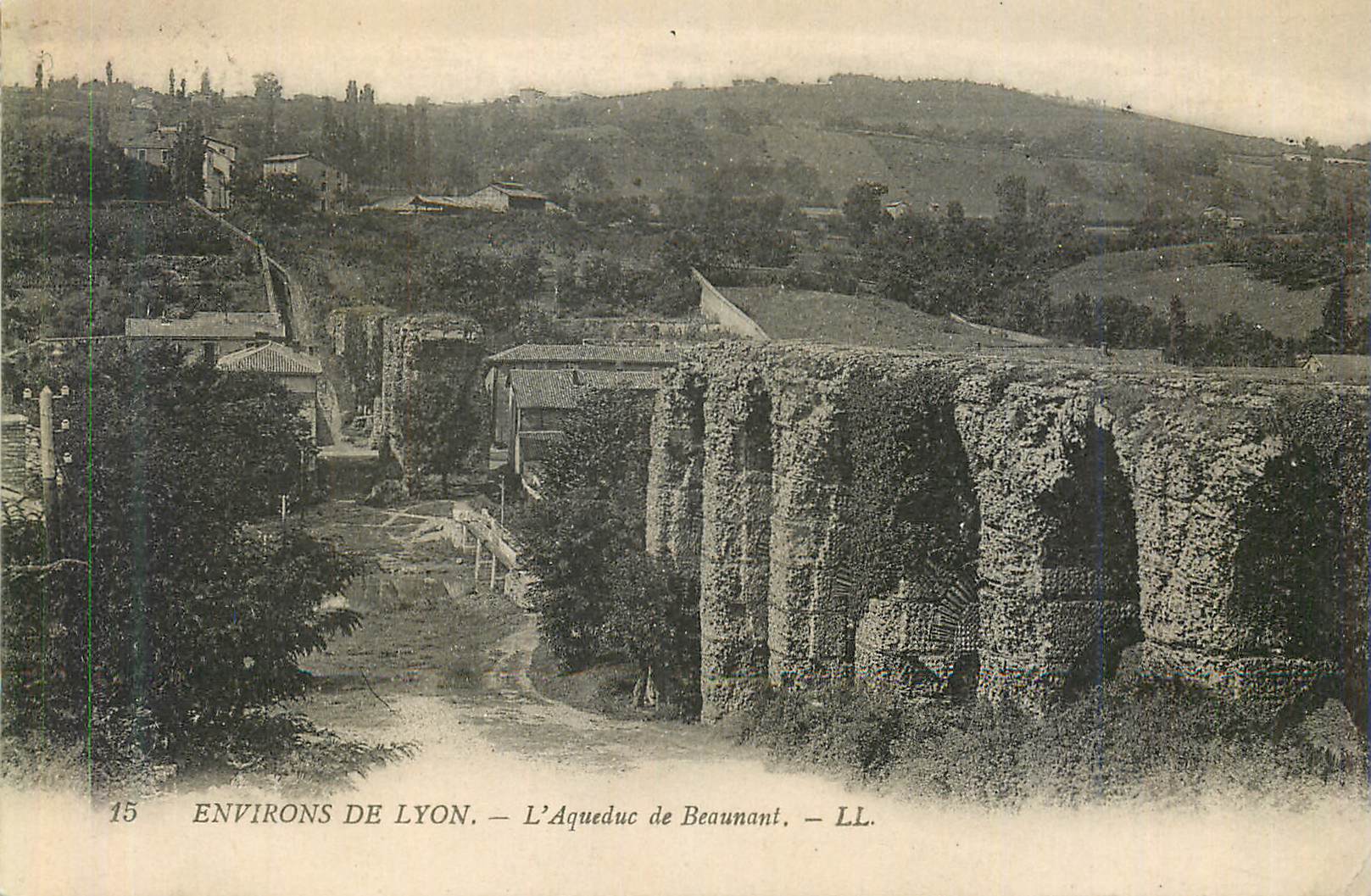CPA Environs de Lyon L Aqueduc de Beaounant 