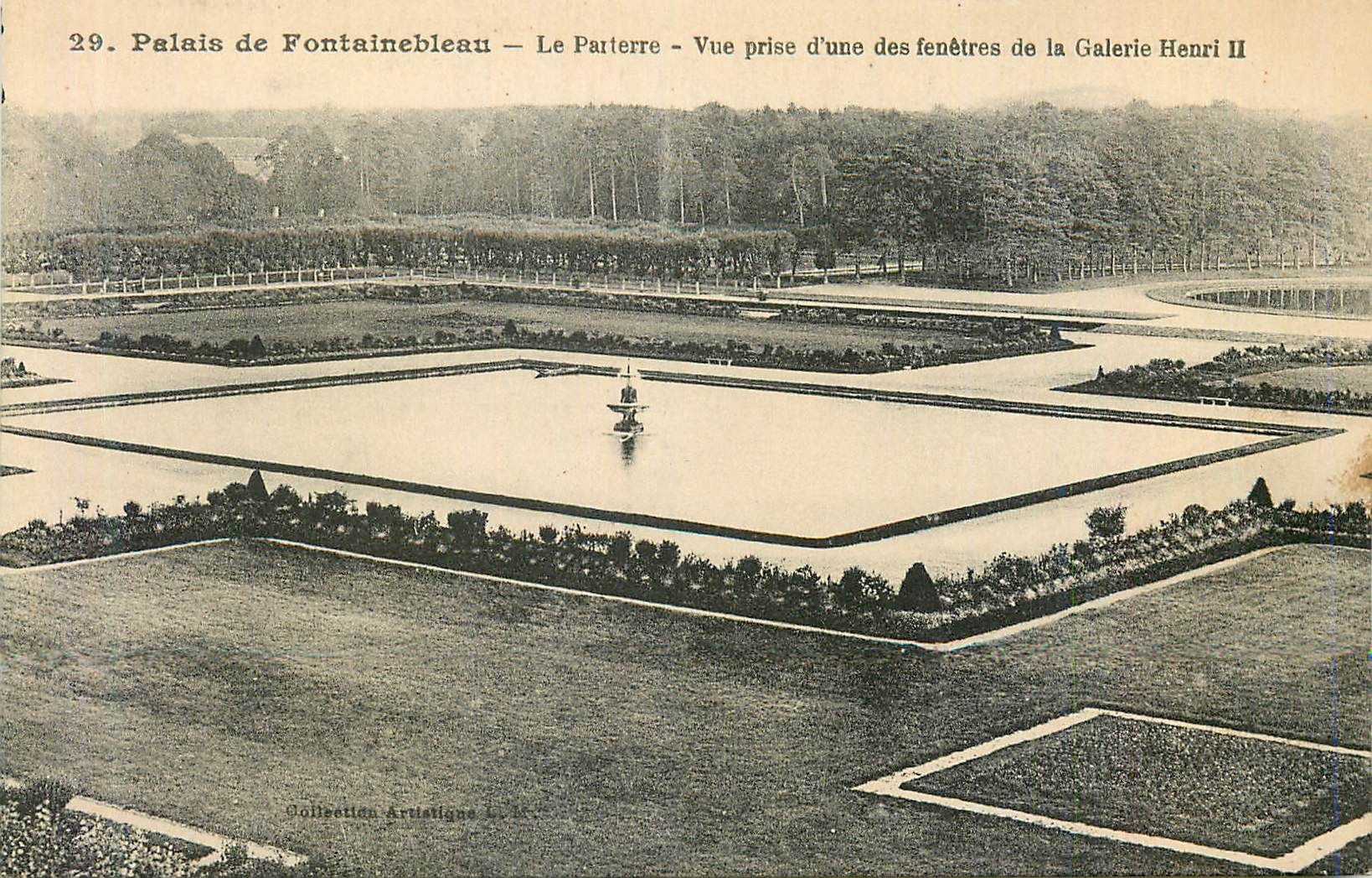 Palazzo di Fontainebleau — Il Parterre — Vista presa da una delle finestre della Galleria Henri II — Collezione Artistica
