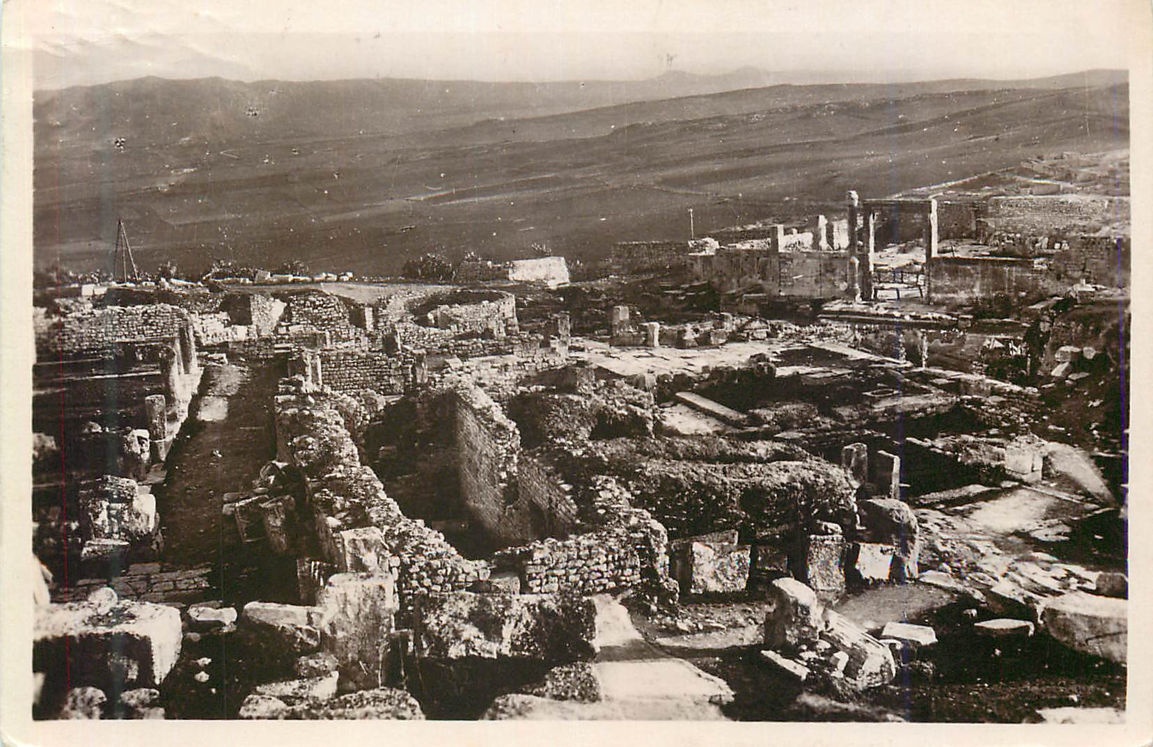 CPA Dougga Vue generale et Marche aux Esclaves 