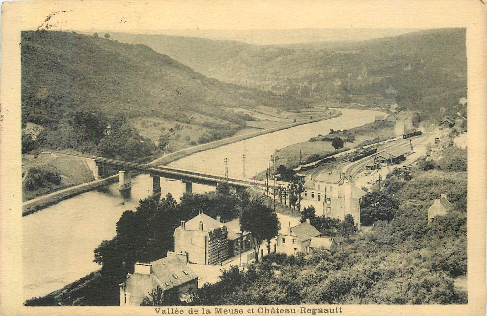 CPA Vallee de la Meuse et Chateau Regnault 