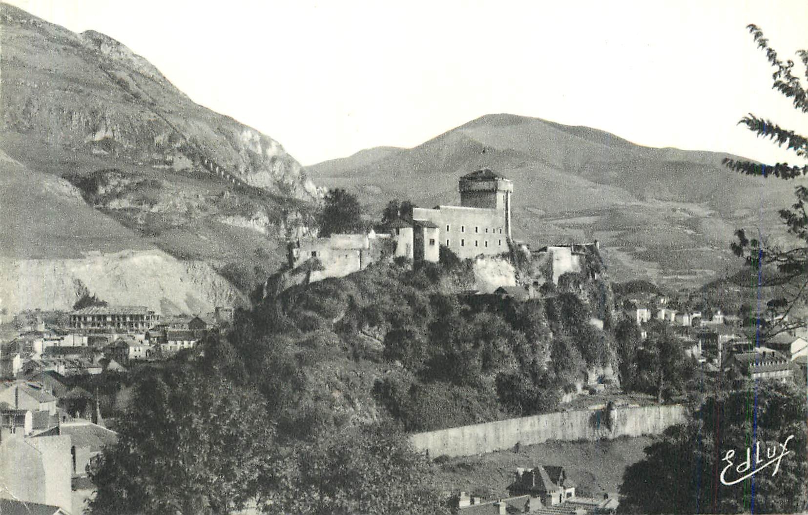 CPA Lourdes Le Chateau Fort 