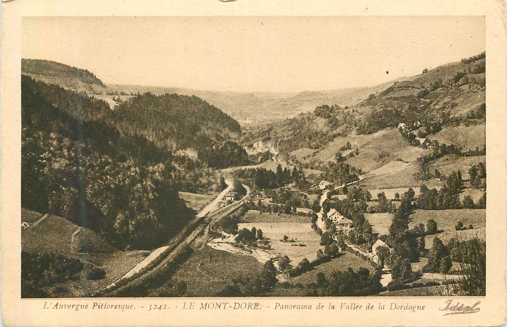 CPA Le Mont Dore Panorama de la Vallee de la Dordogne 