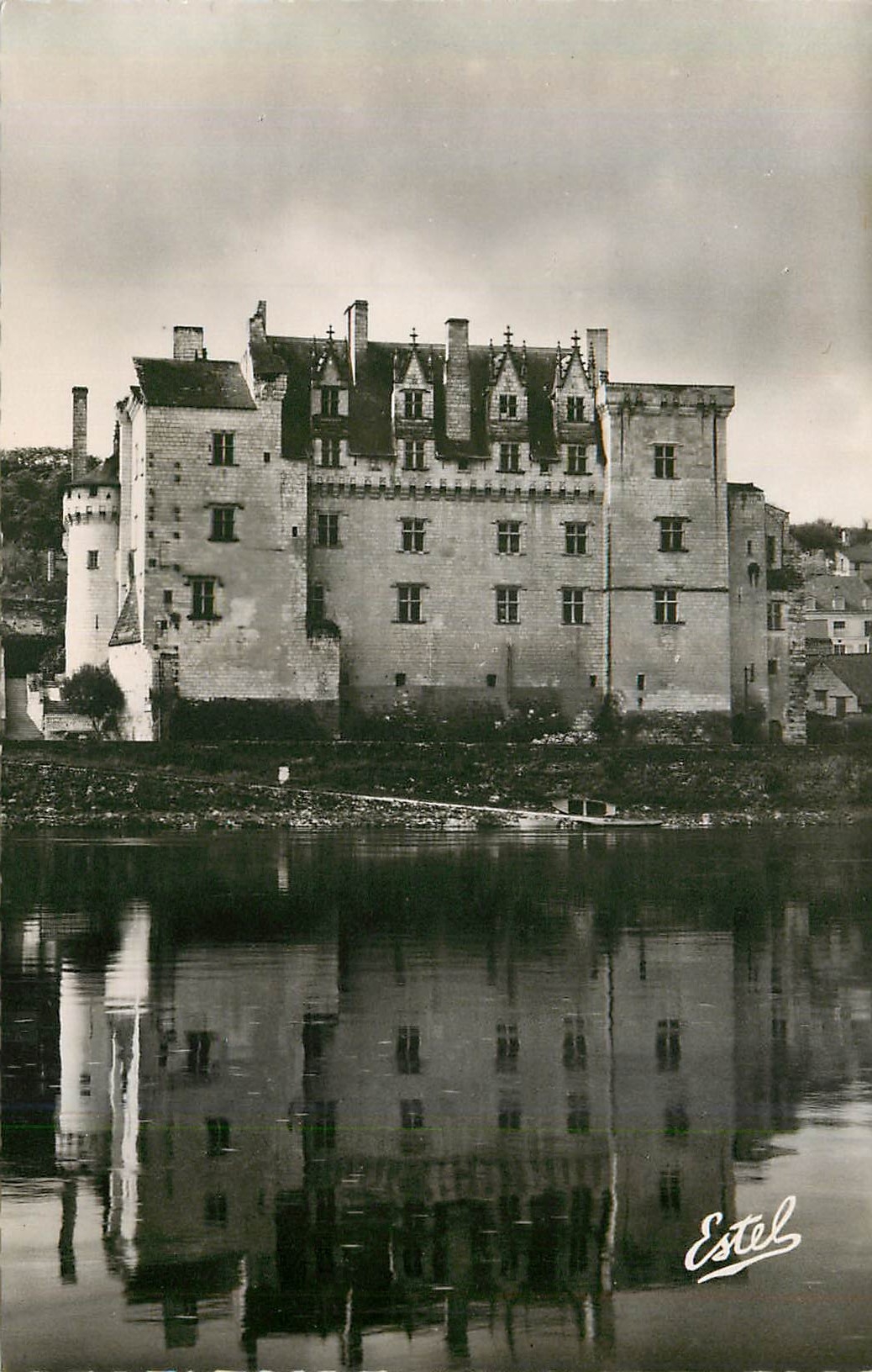 CPM Le Chateau de Montsoreau Le facade dominant le Loire 