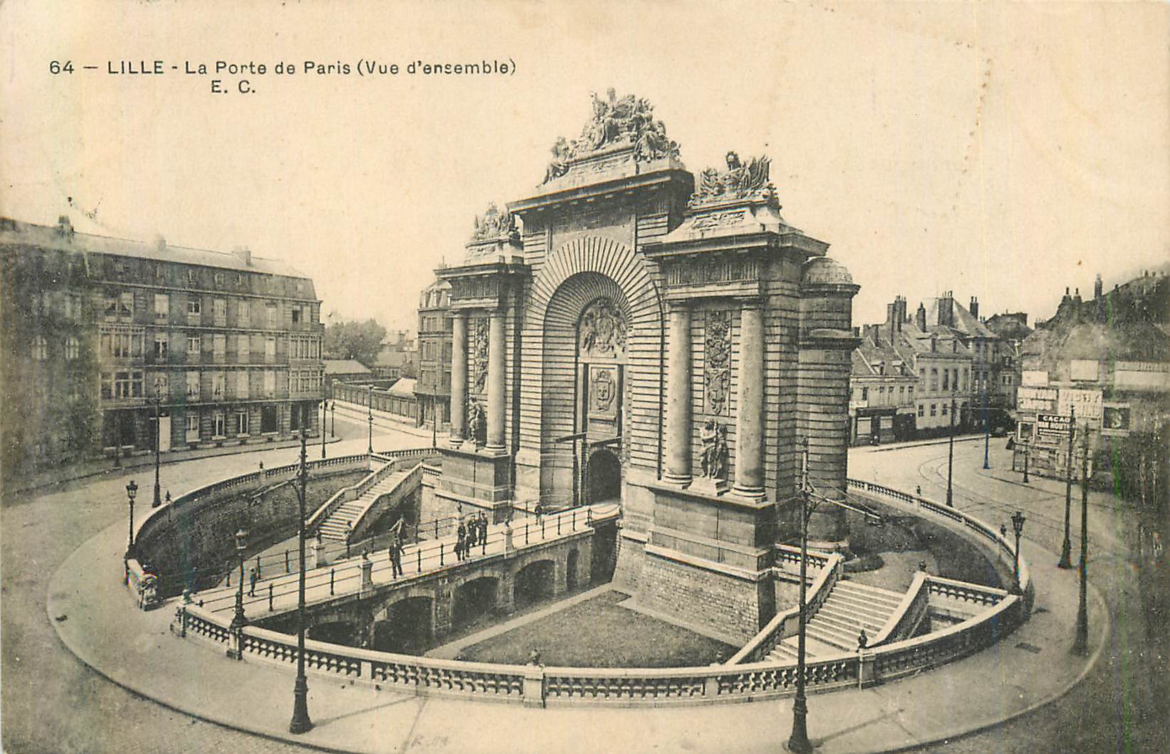 CPA Lille La Porte de Paris Vue d ensemble 