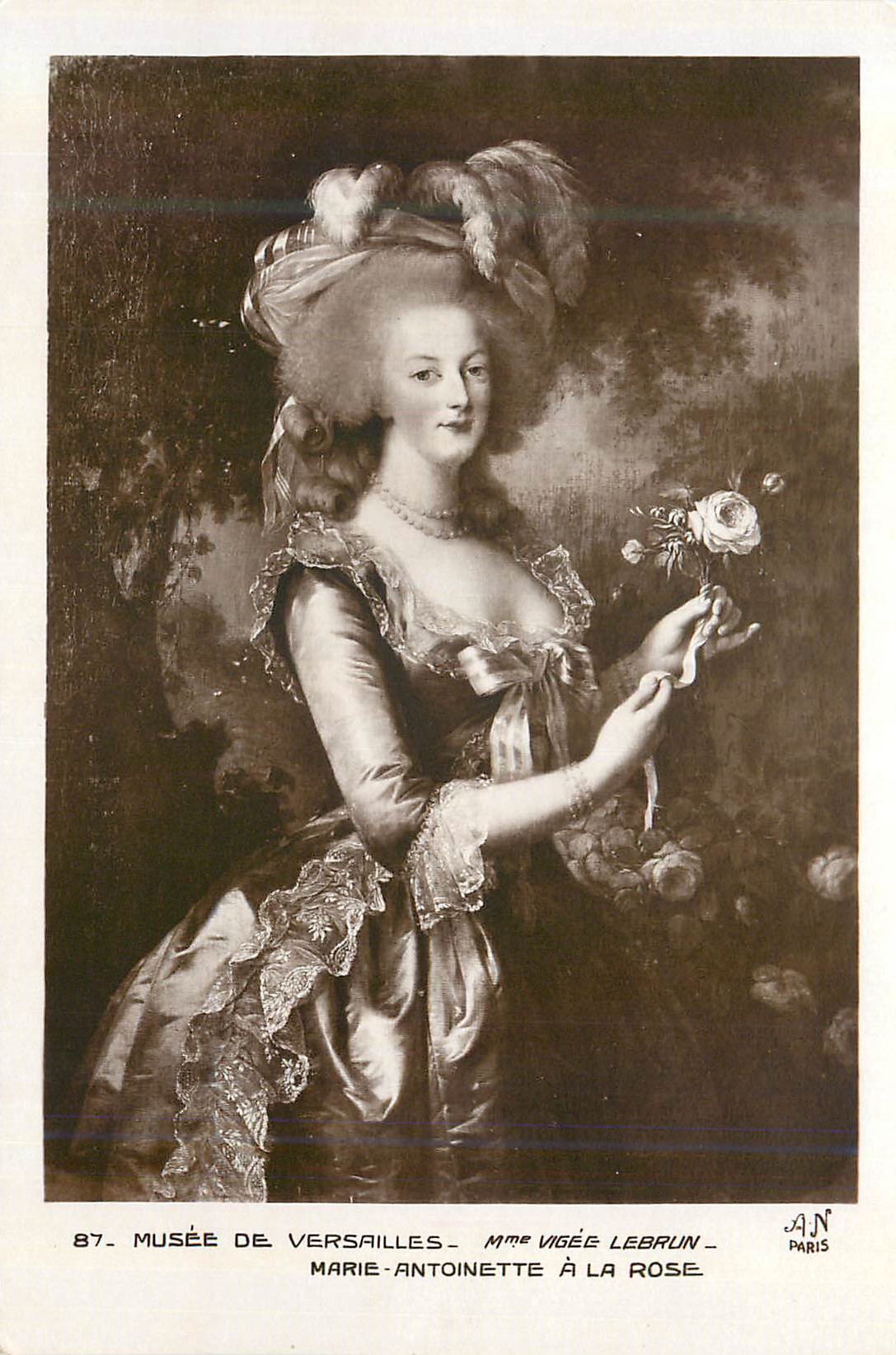 CPA Musee de Versailles Marie Antoinette a la Rose 