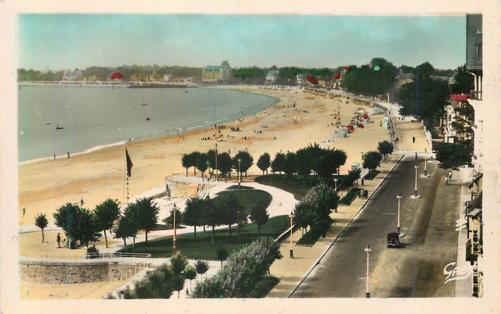 CPM La Baule L Inf Esplanade d el Hermitage et la Plage Benoist 