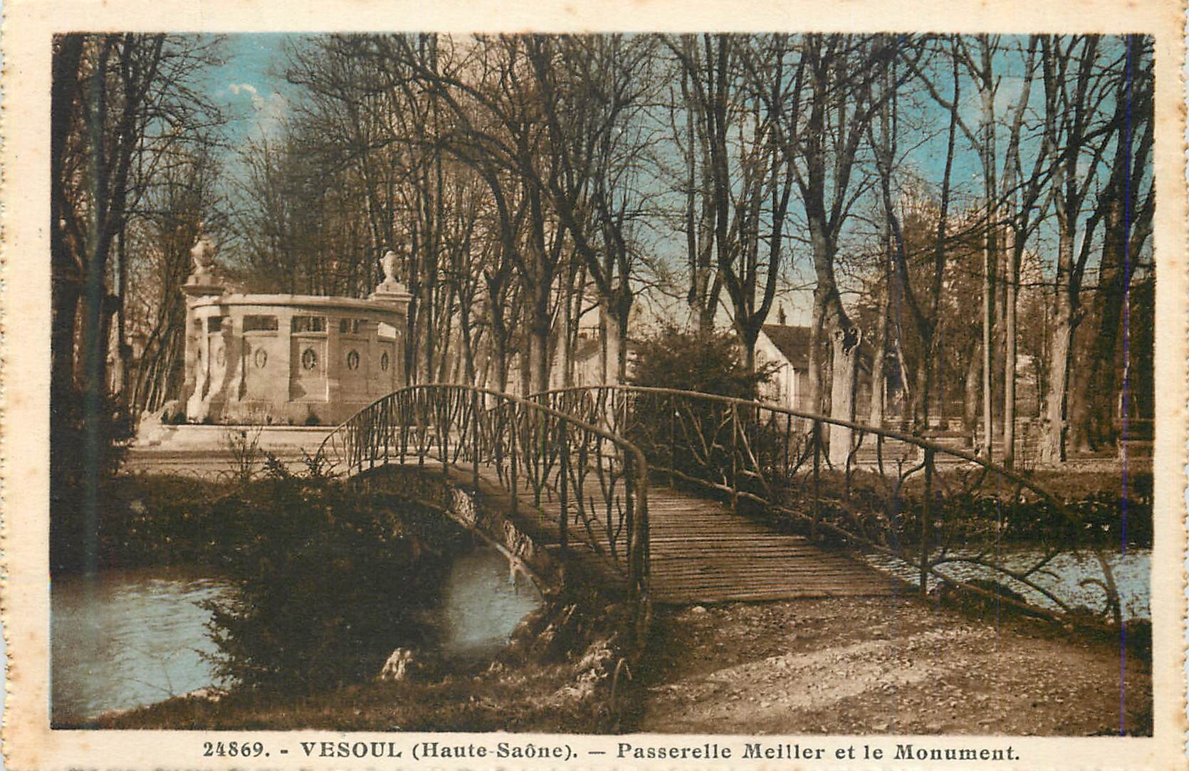 CPA Vesoul Haute Saone Passerelle Meiller et le Monument 