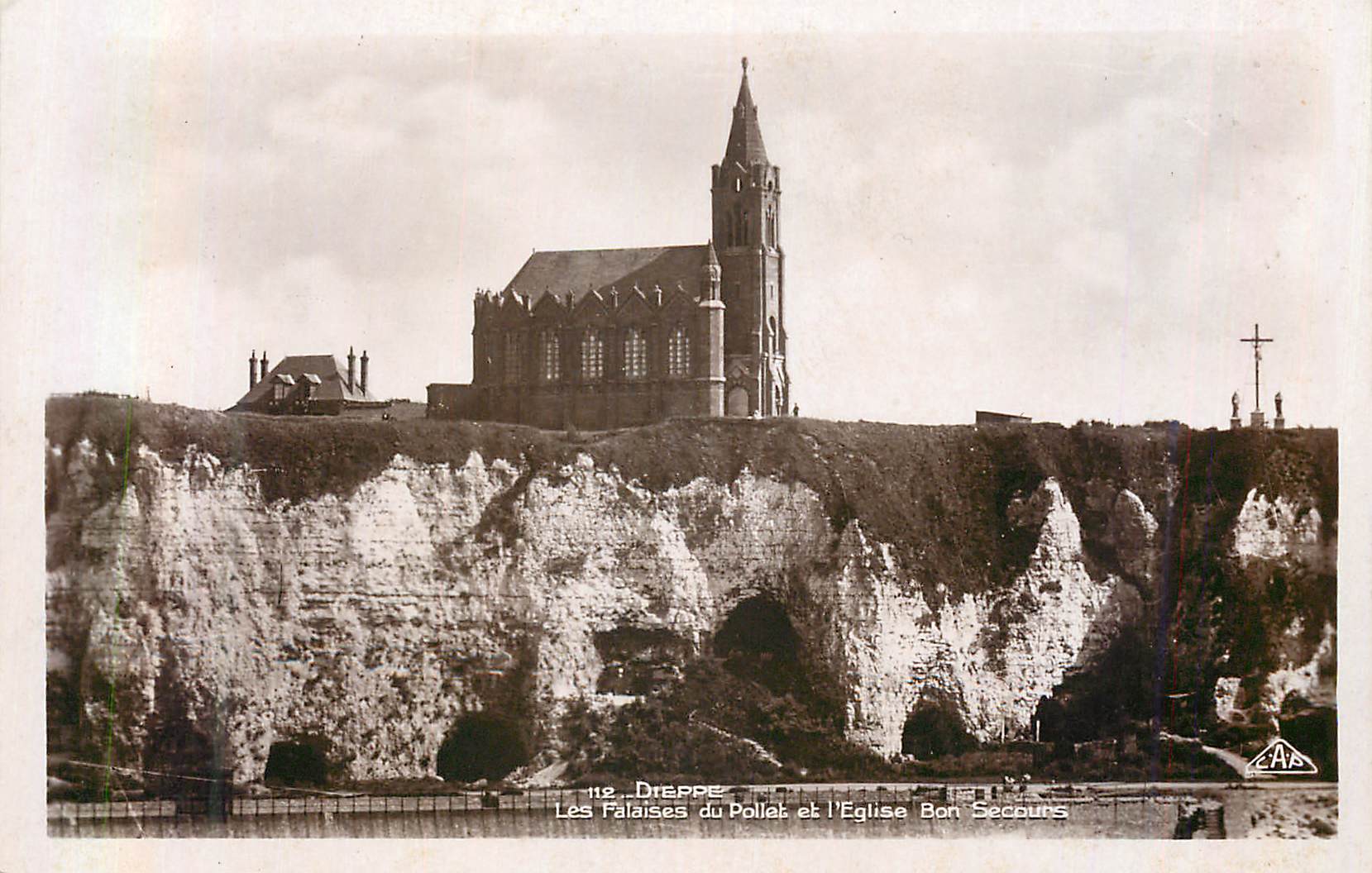 CPM Dieppe Les Falaises du Pollet et l'Eglise Bon Secours