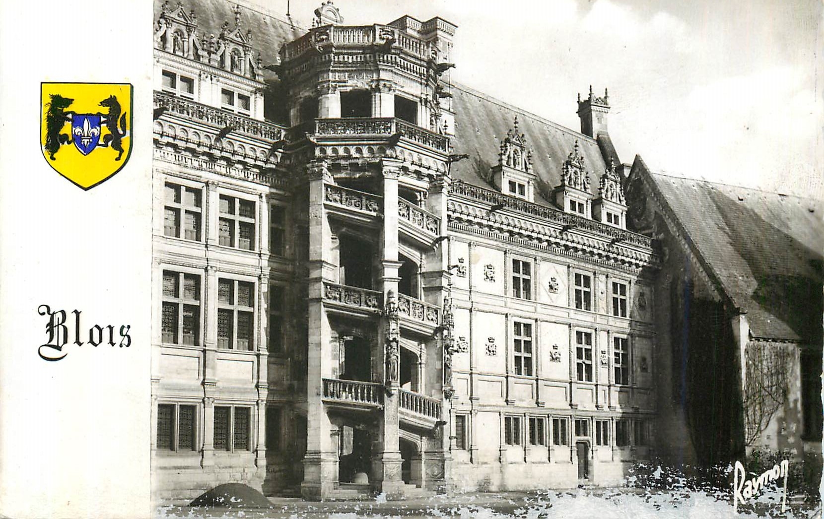 CPM Blois Les Chateaux de la Loire Image de France L'Escalier et la Salle des Etats Generaux