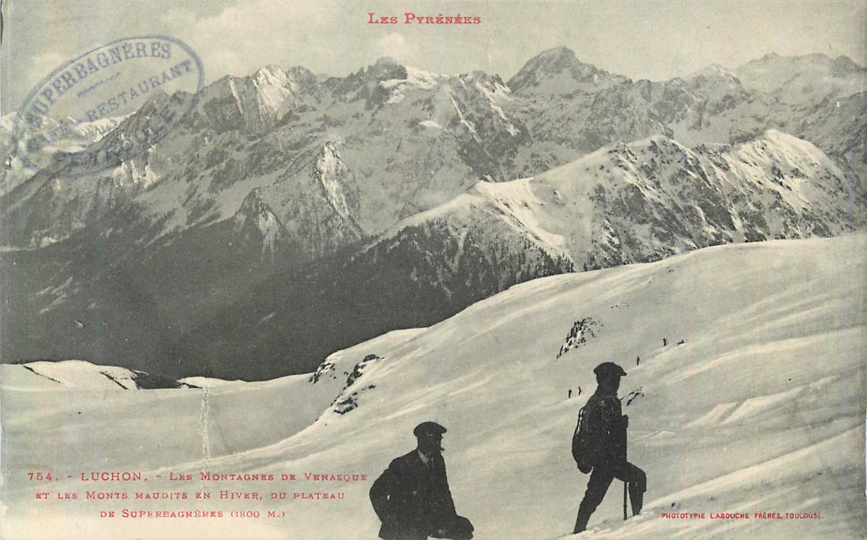 CPA Luchon Les Pyrenees Les Montagnes de Venasque Les Monts Maudits en Hiver du Plateau