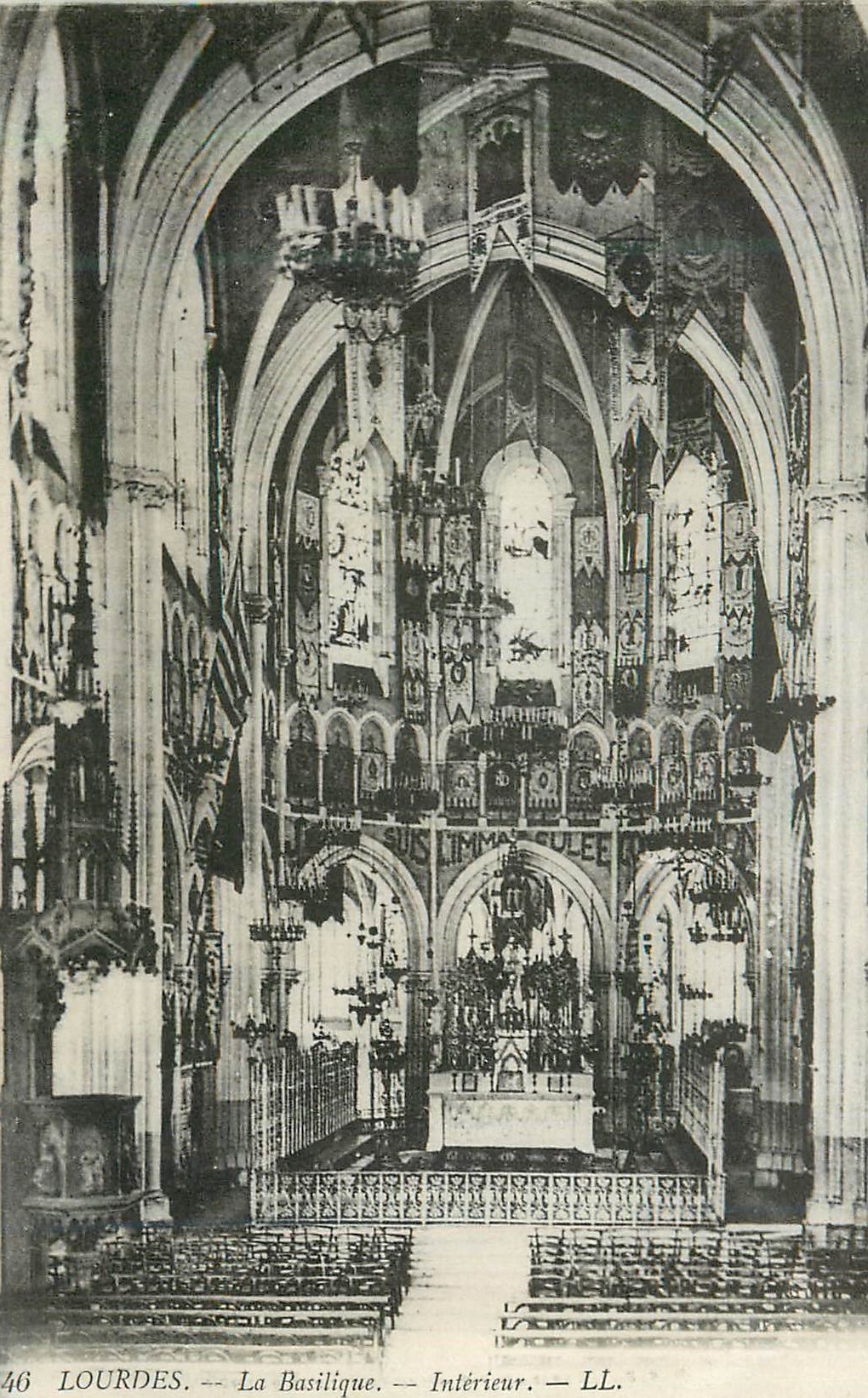 CPA Lourdes La Basilique Interieur