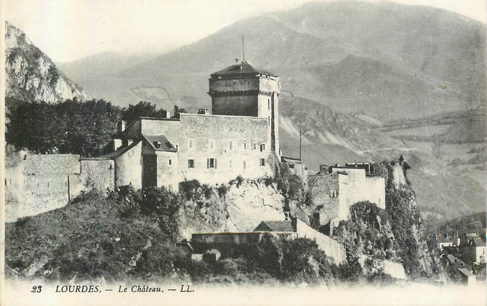 Lourdes — Le Château — LL.