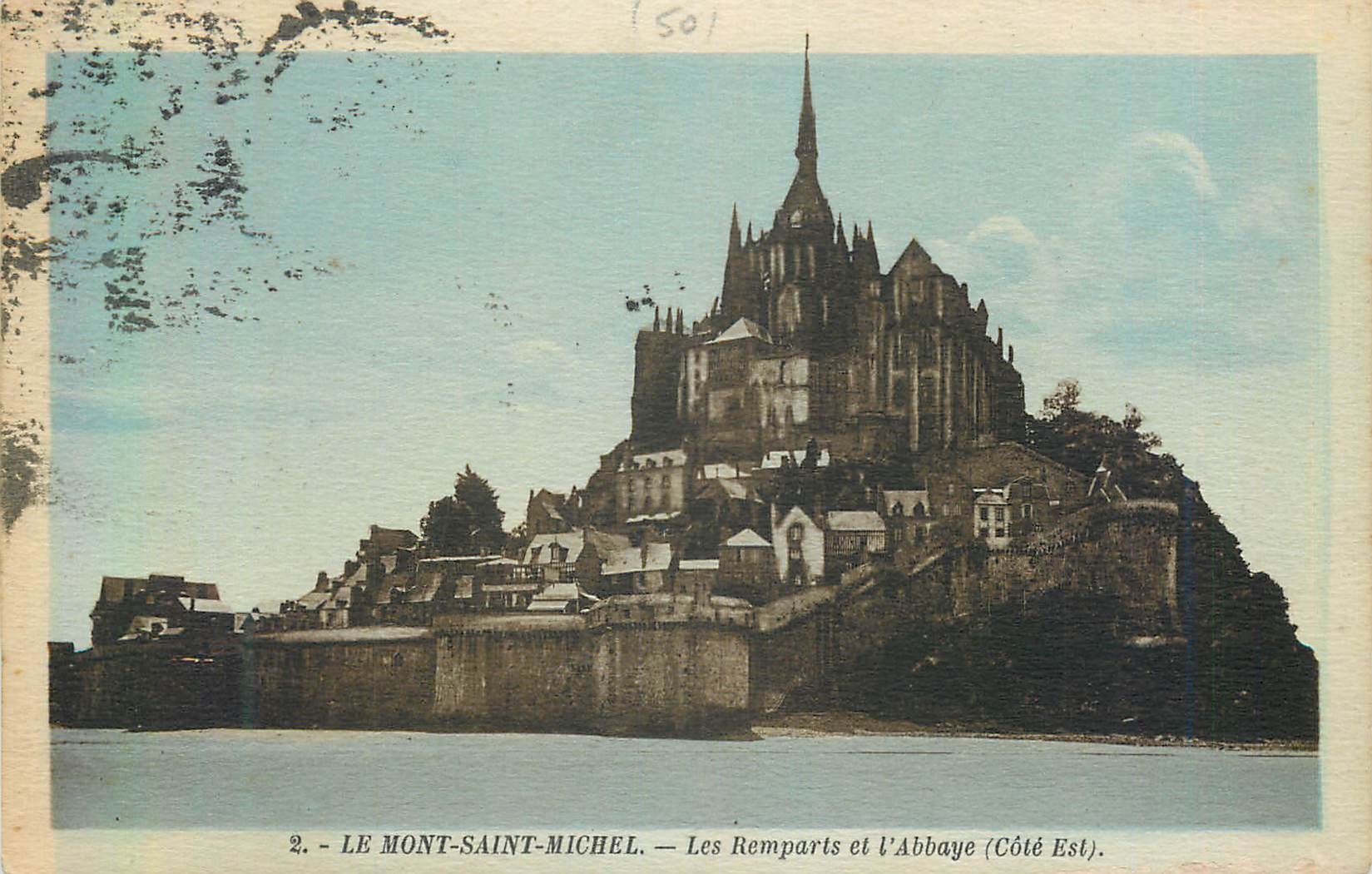 Le Mont-Saint-Michel — Les Remparts et l'Abbaye (Côté Est). — Edition A. Besnard, Granville.