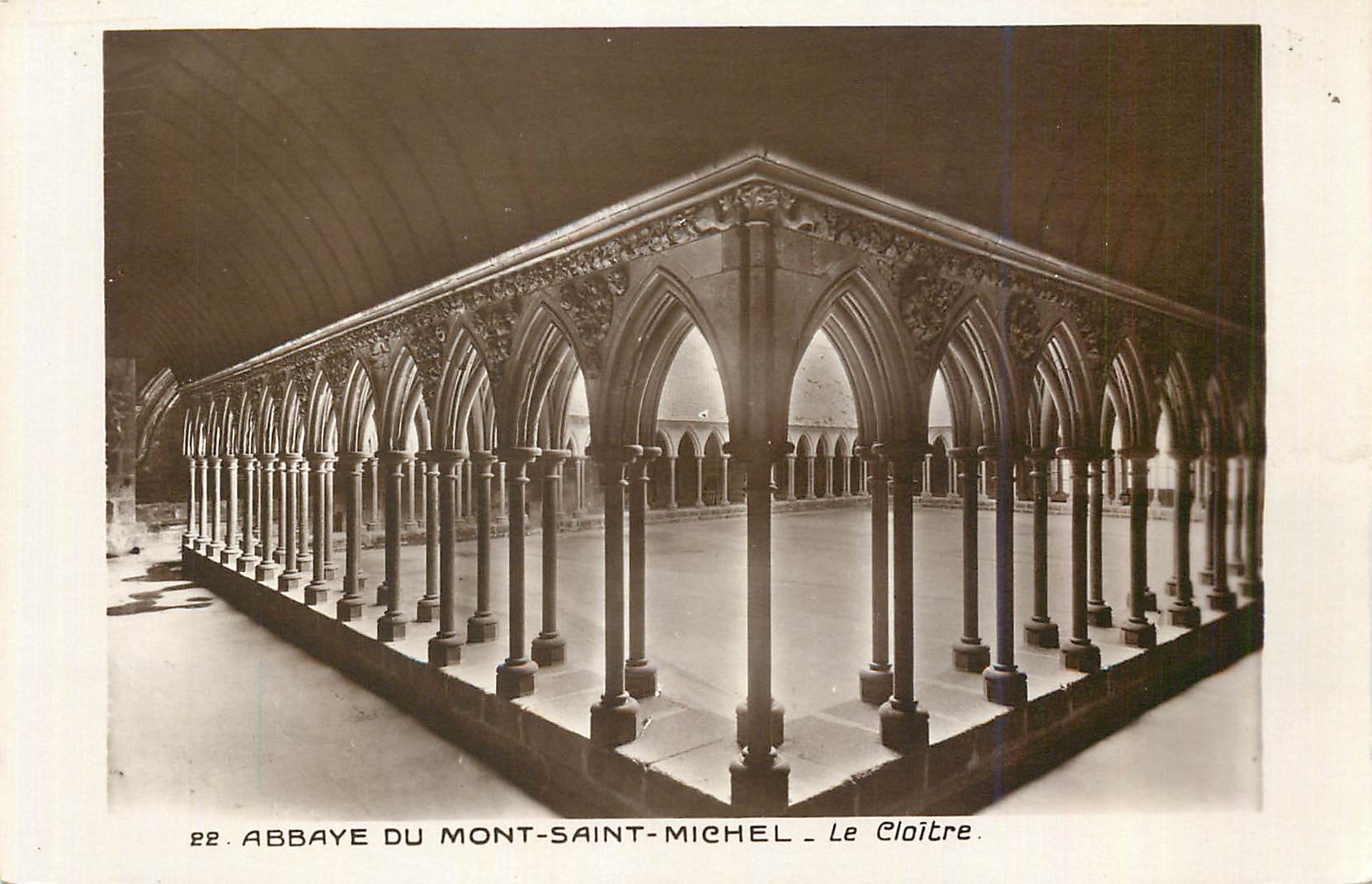CPA Abbaye du Mont Saint Michel Le Cloitre