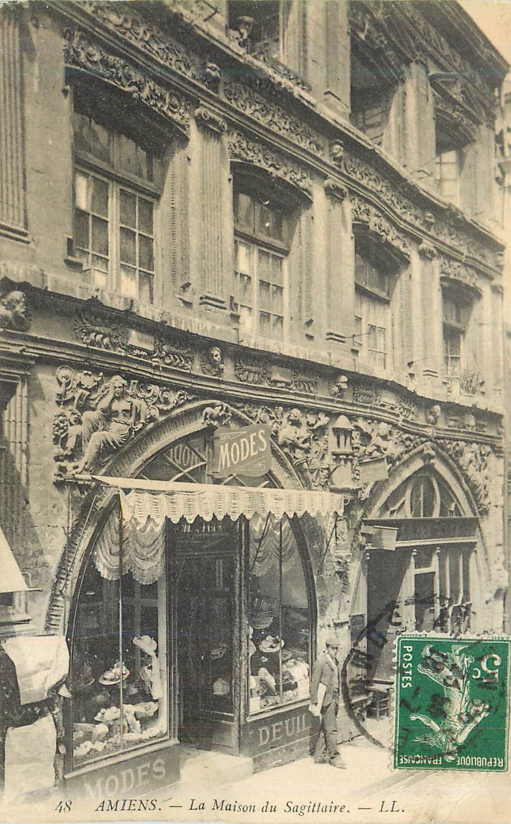 CPA Amiens La Maison du Sagittaire
