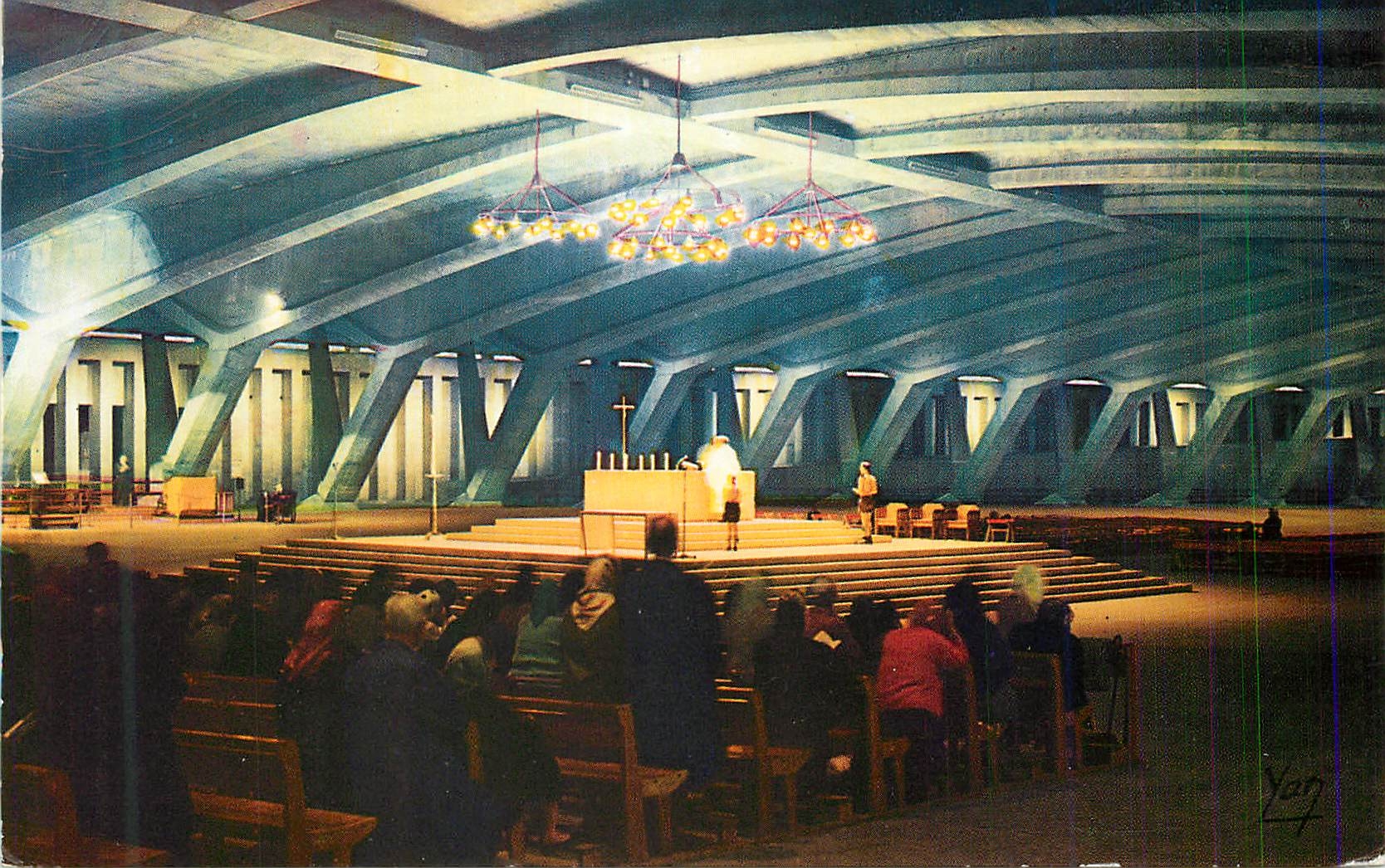 CPM Lourdes La Basilique Saint Pie X