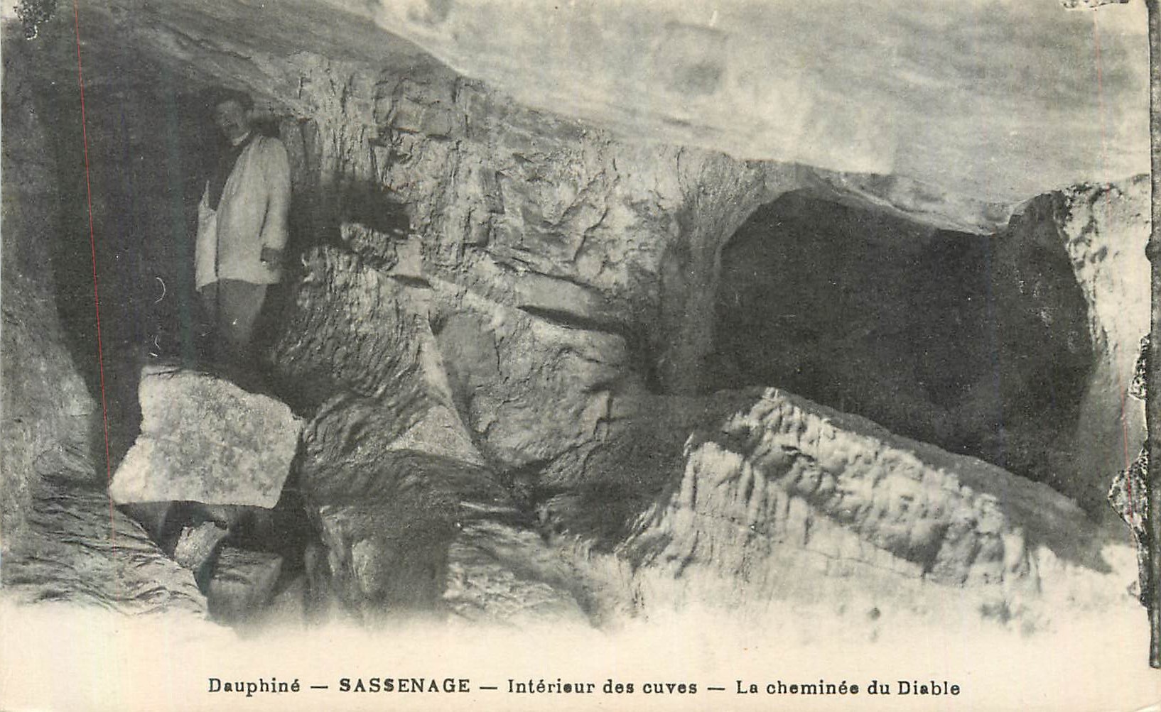 Sassenage — Intérieur des cuves — La cheminée du Diable