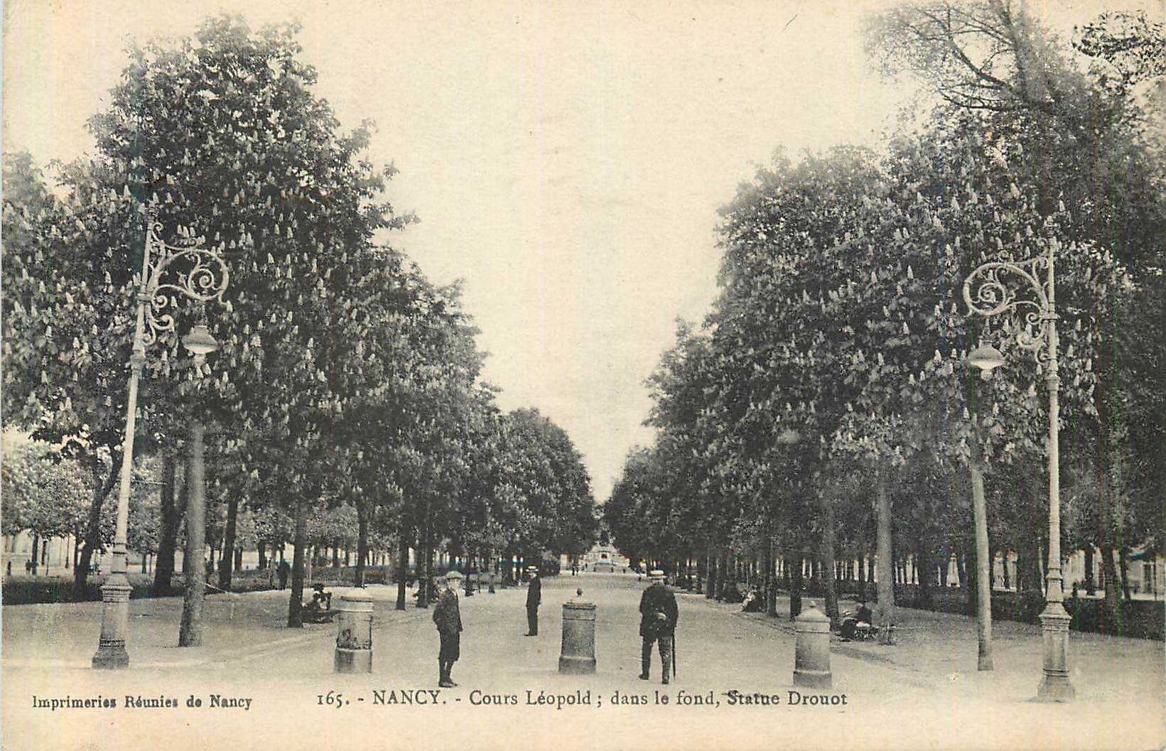 CPA Nancy Cours Leopold dans le Fond Statue Drouot