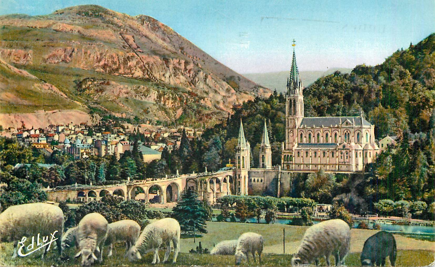 CPM Lourdes La Basilique et le Pic du Jer Moutons