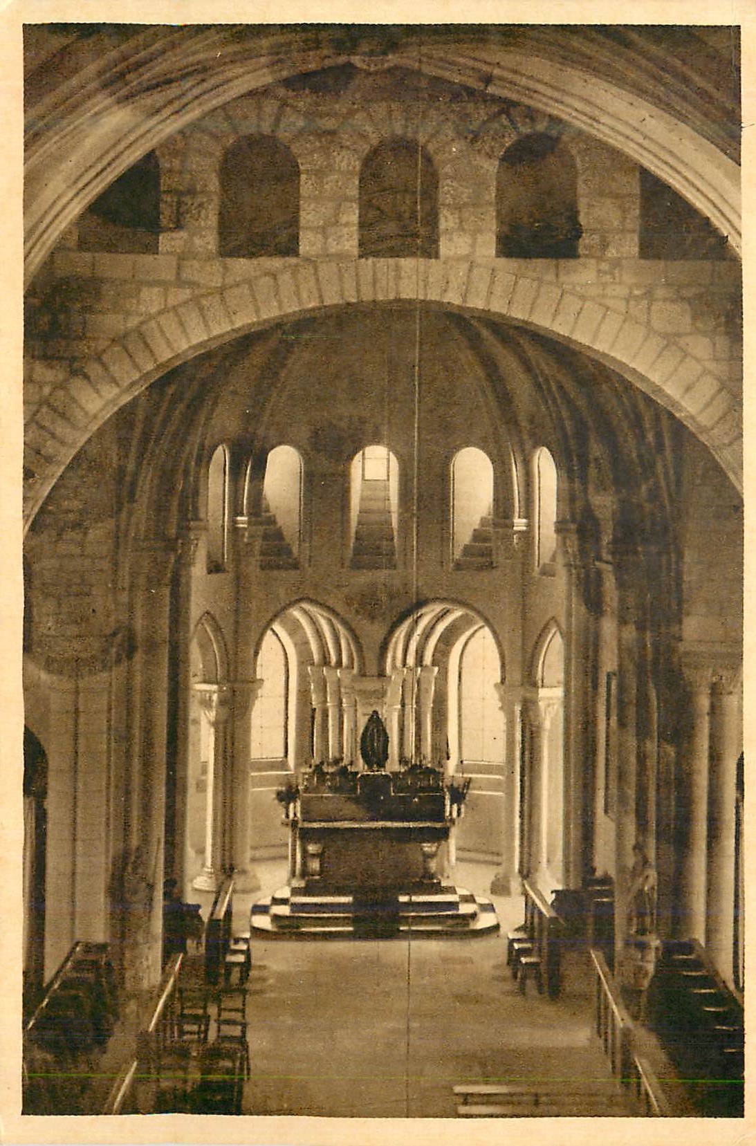CPA Morienval (Oise) L'Eglise Notre Dame Ancienne Eglise Abbatiale de Benedictines