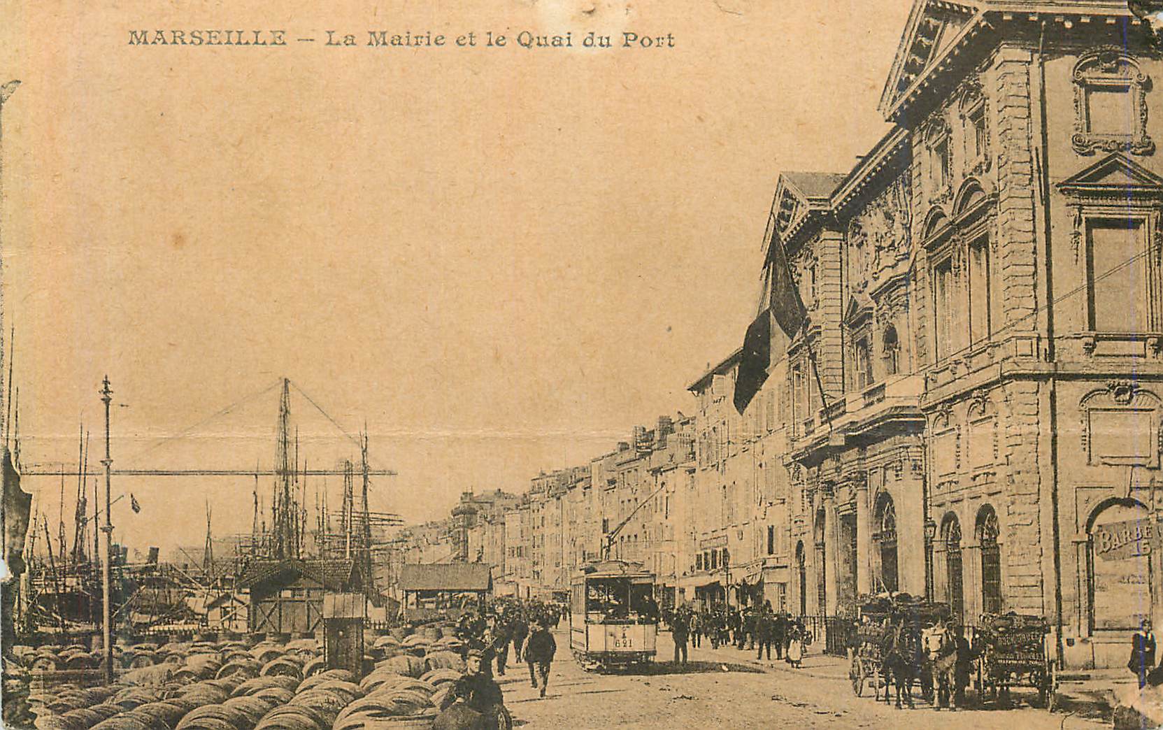 CPA Marseille La Mairie et le Quai du Port