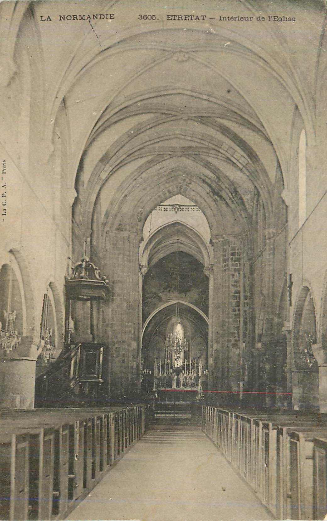 CPA La Normandie Etretat Interieur de l'Eglise