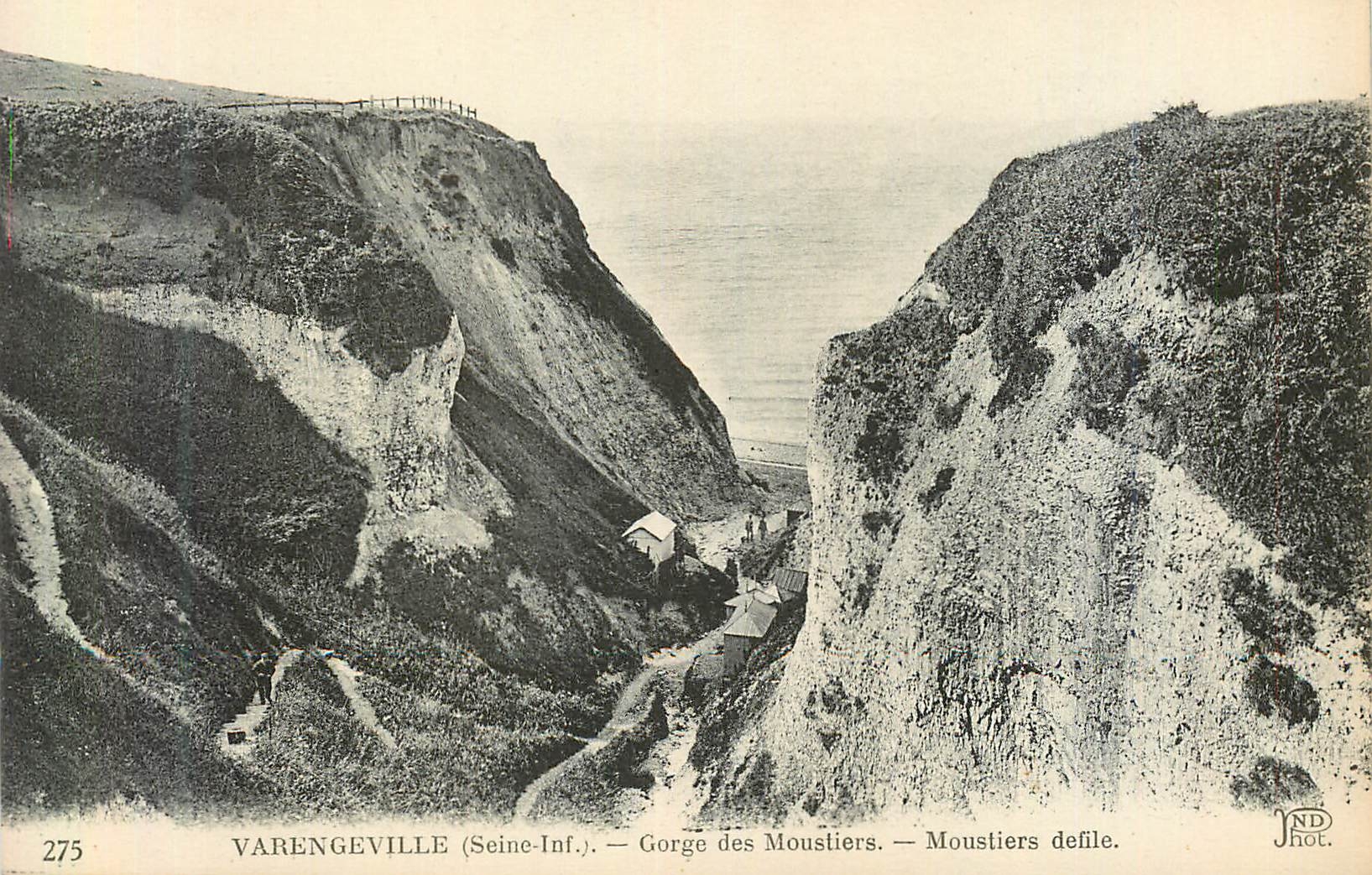 CPA Varengeville (Seine Inf) Gorge des Moustiers Moustiers Defile