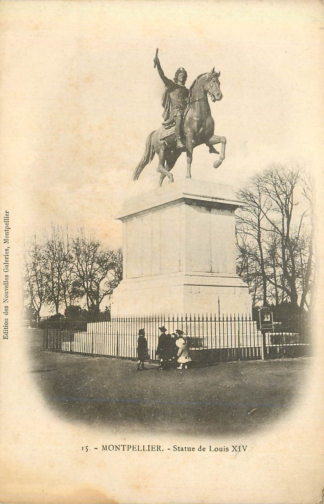 CPA Montpellier Satue de Louis XIV