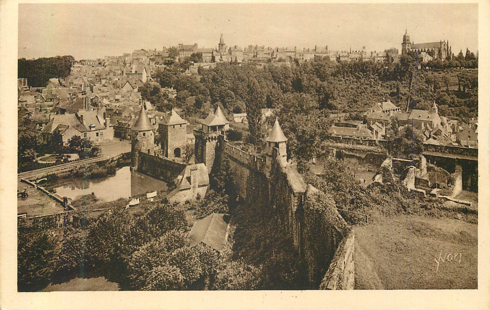 Fougères — Die Oberstadt (rechts die Kirche Saint-Laurent) — Éditions d'Art YVON